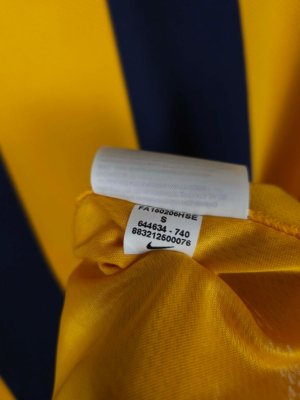 2015-16 Hellas Verona thuisshirt