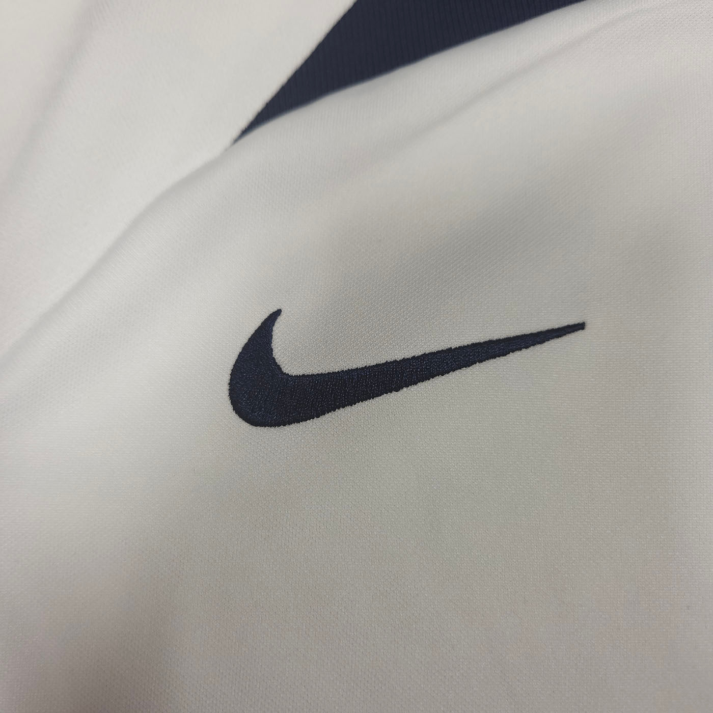 2022-23 Paris Saint-Germain Training Shirt detailed view 2