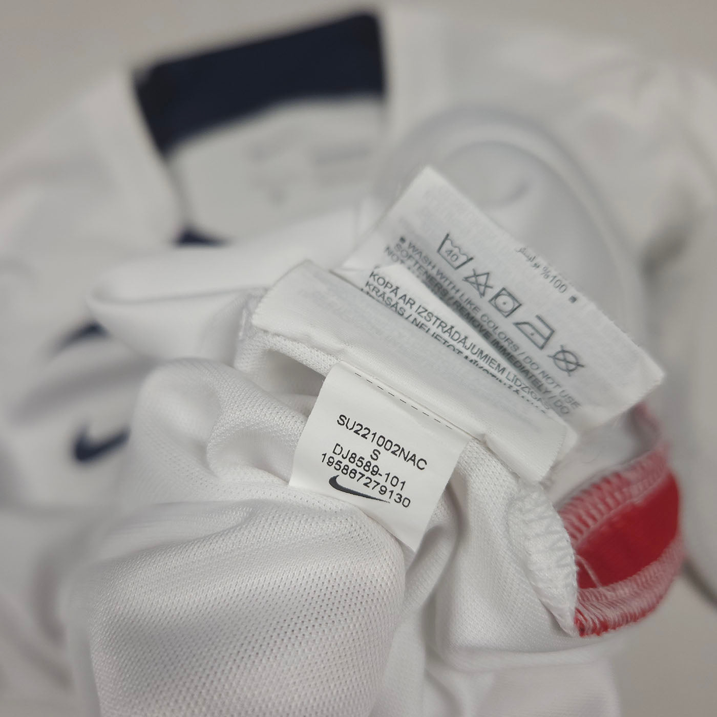 2022-23 Paris Saint-Germain Training Shirt detailed view 5