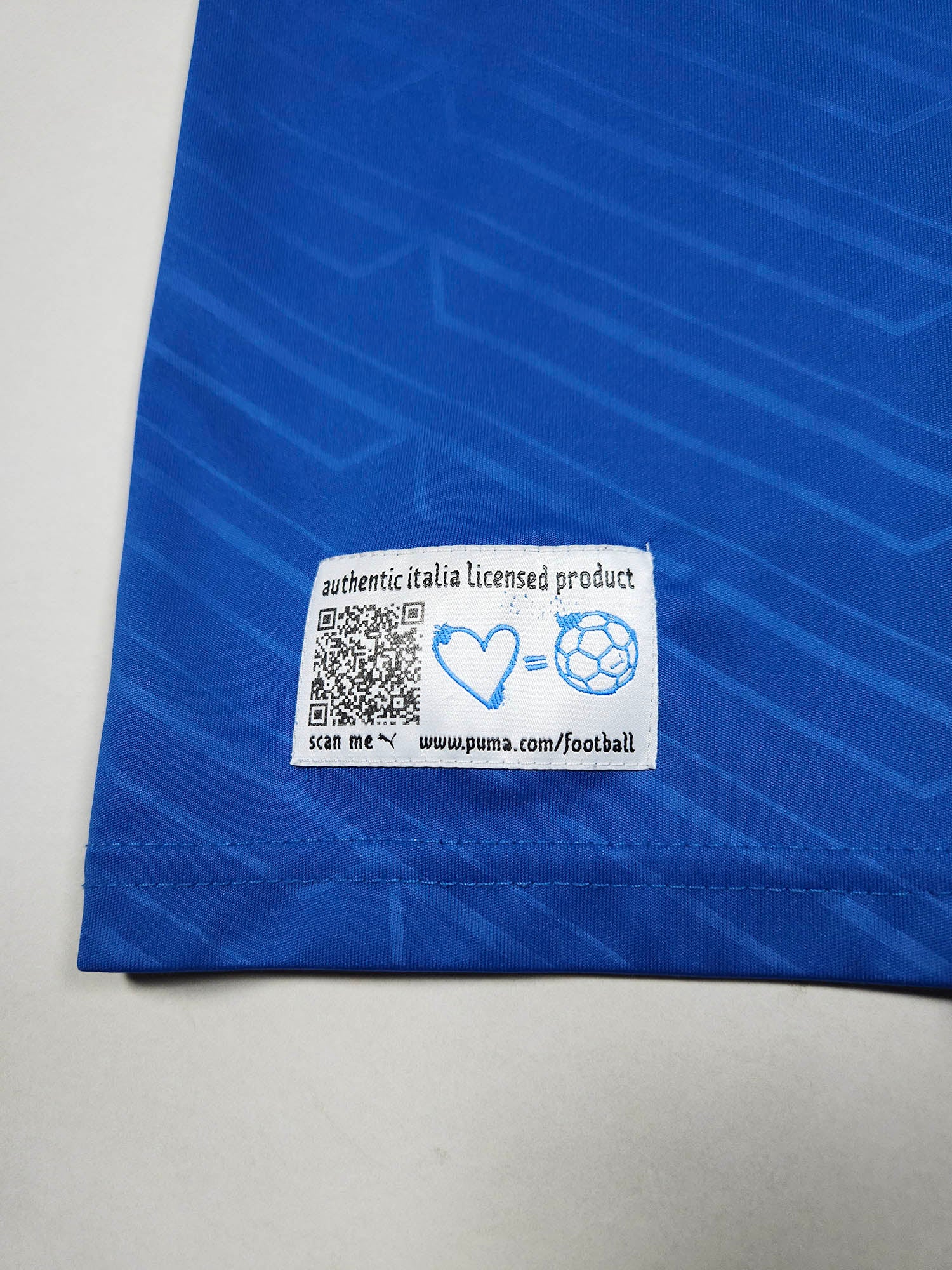 2012-13 Italy Home Shirt detailed view 3