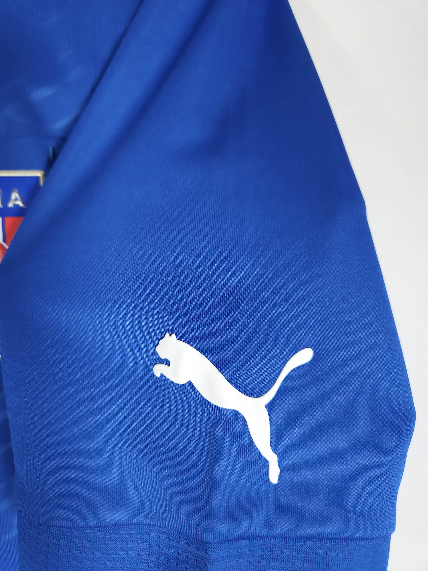 2012-13 Italy Home Shirt detailed view 4