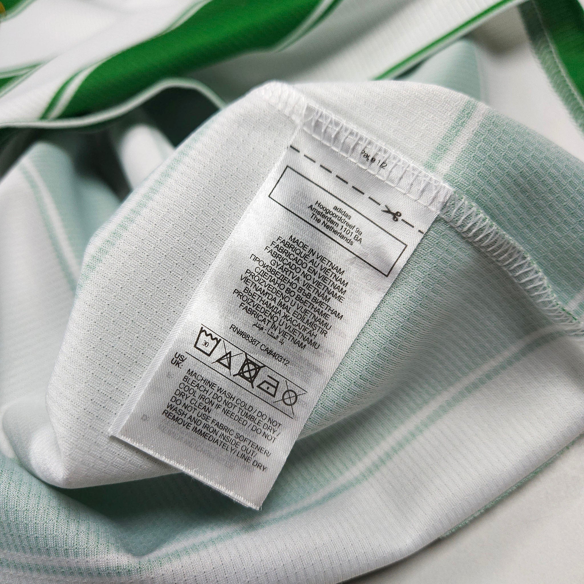 2021-22 Celtic Home Shirt detailed view 8