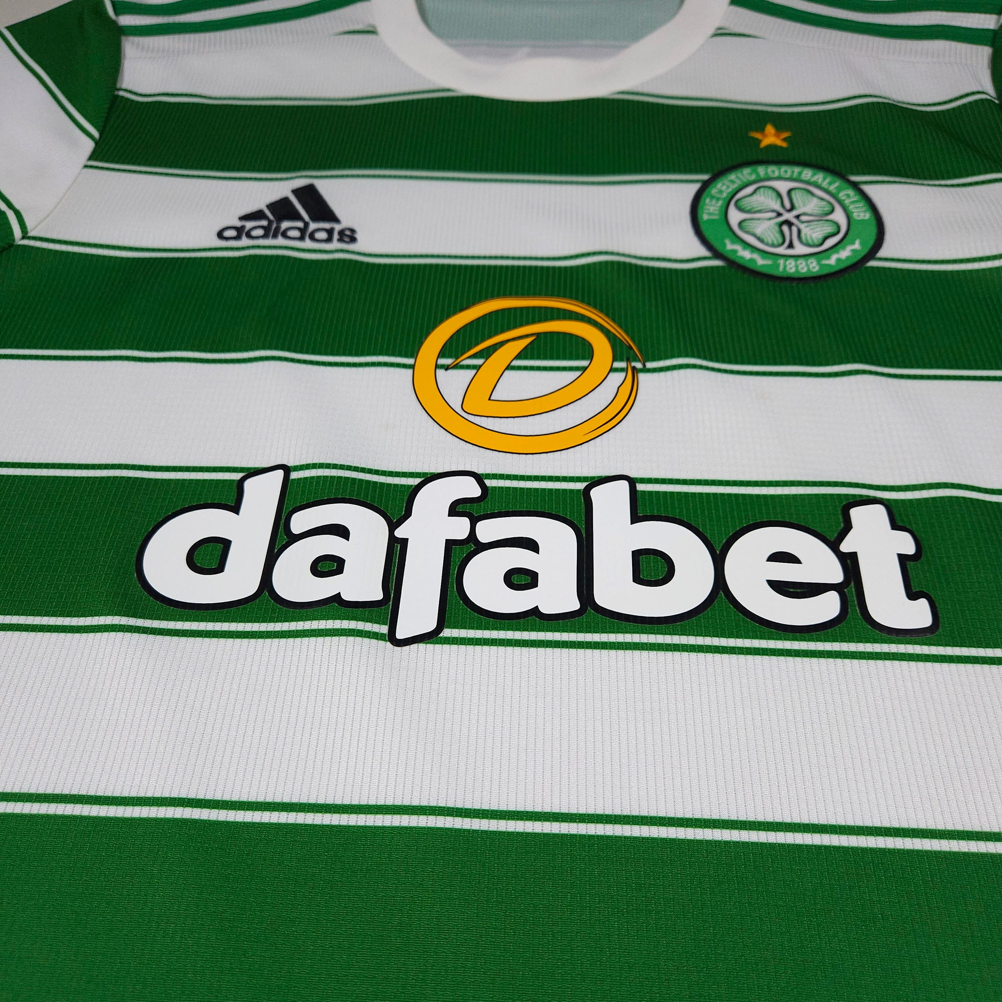 2021-22 Celtic Home Shirt detailed view 2