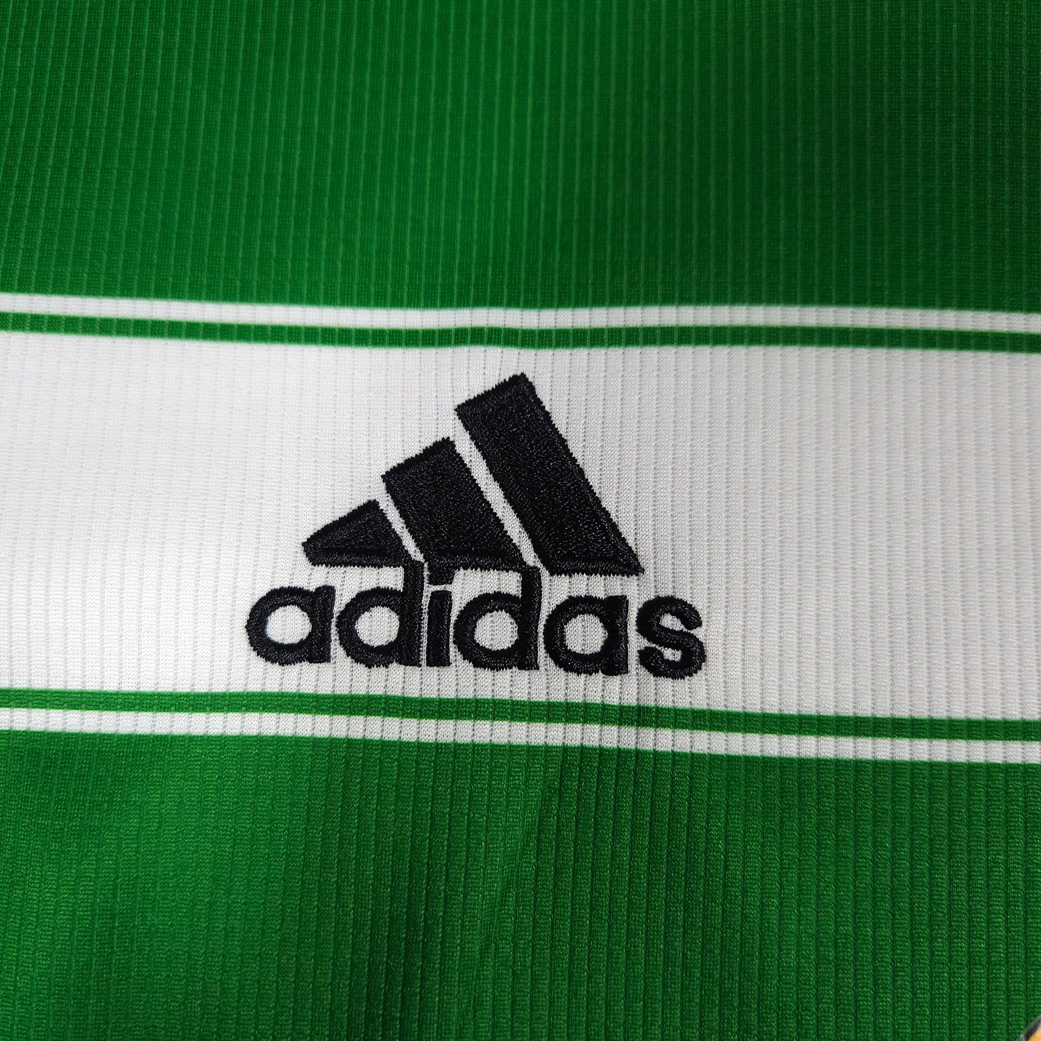 2021-22 Celtic Home Shirt detailed view 4