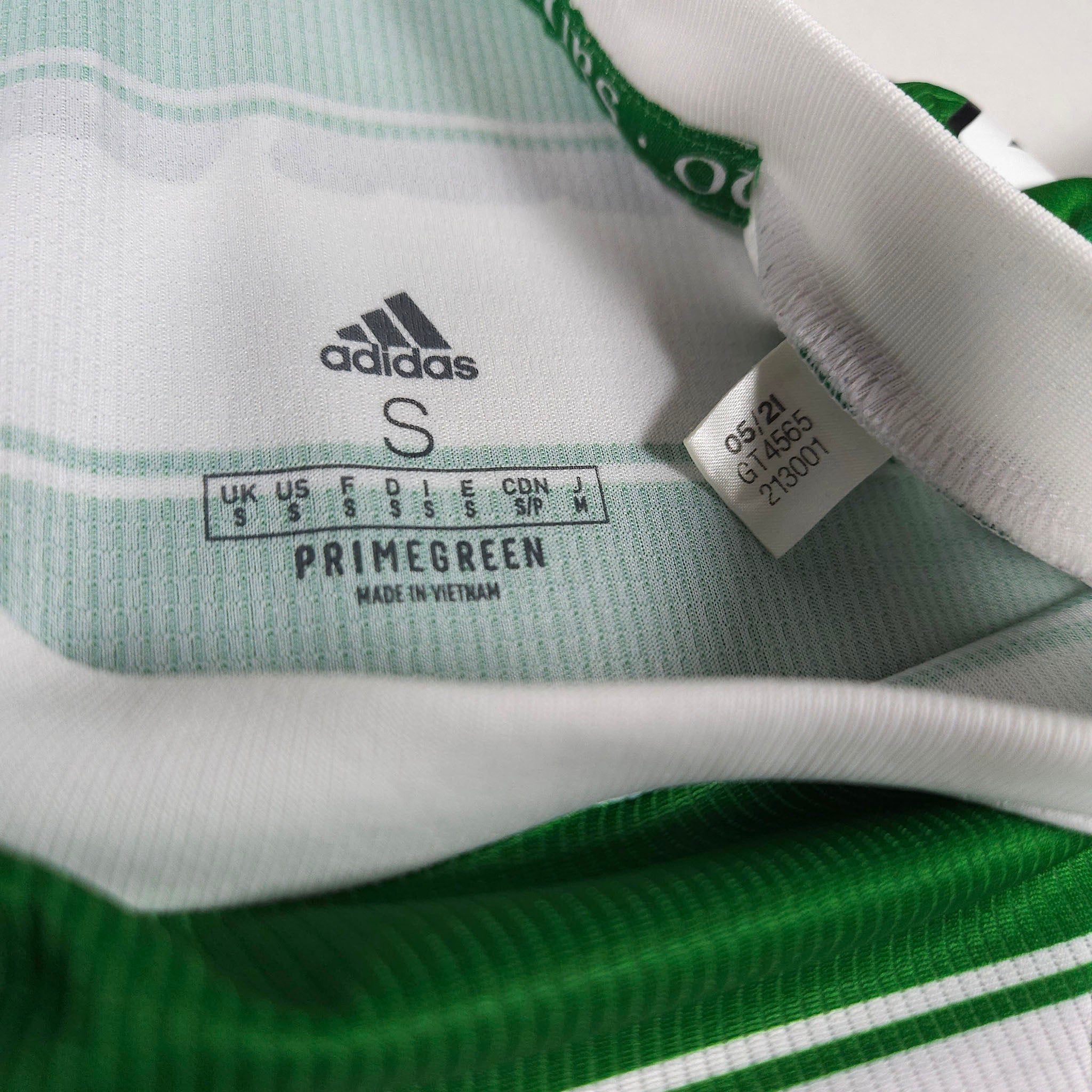 2021-22 Celtic Home Shirt detailed view 7