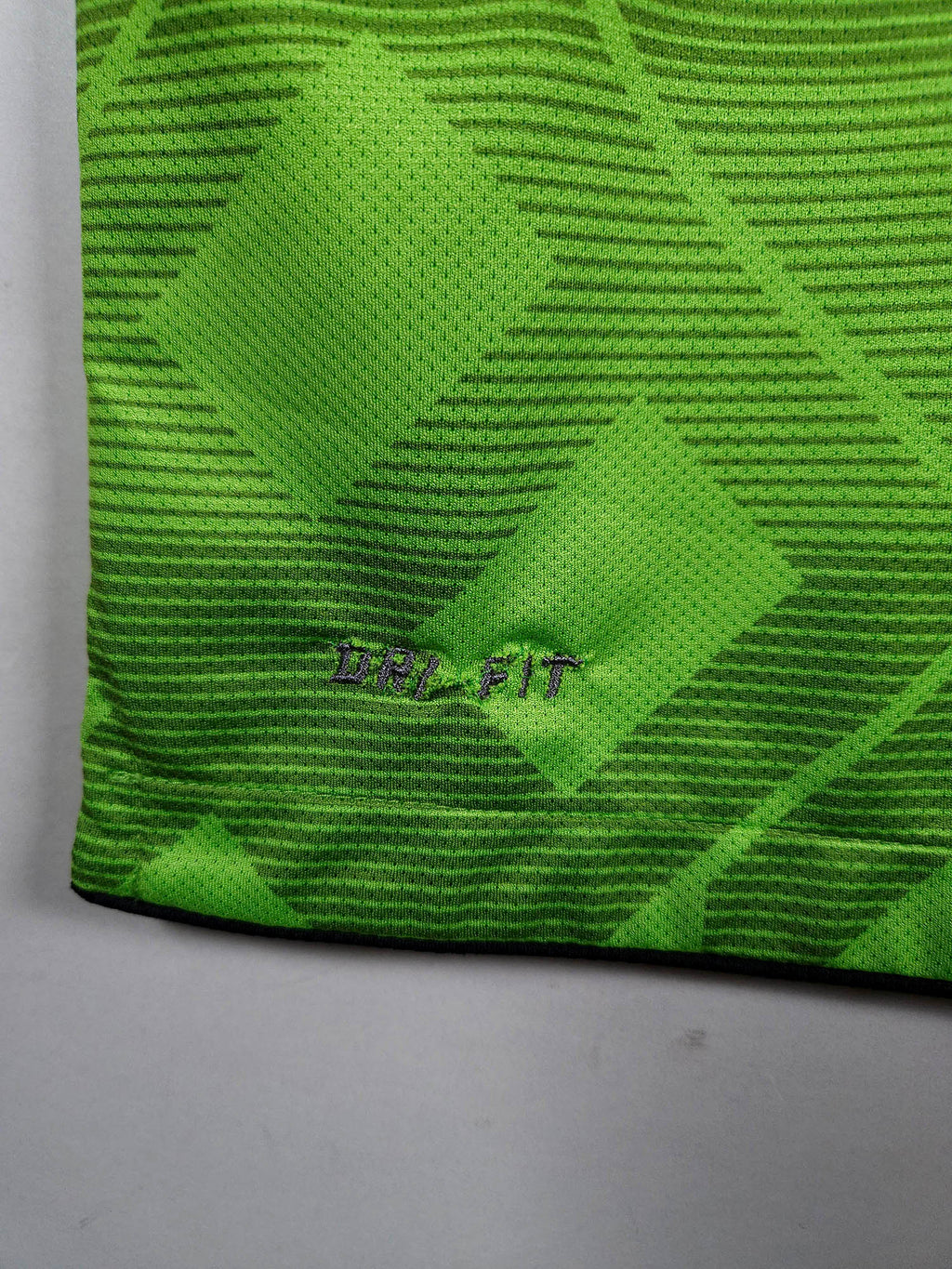 2010-11 Celtic Away Shirt - detailed view