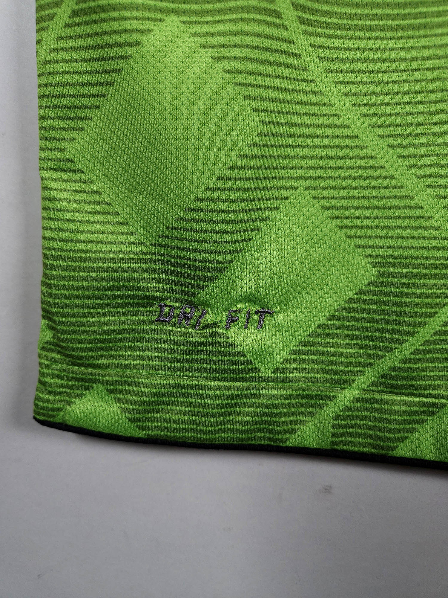 2010-11 Celtic Away Shirt detailed view 3
