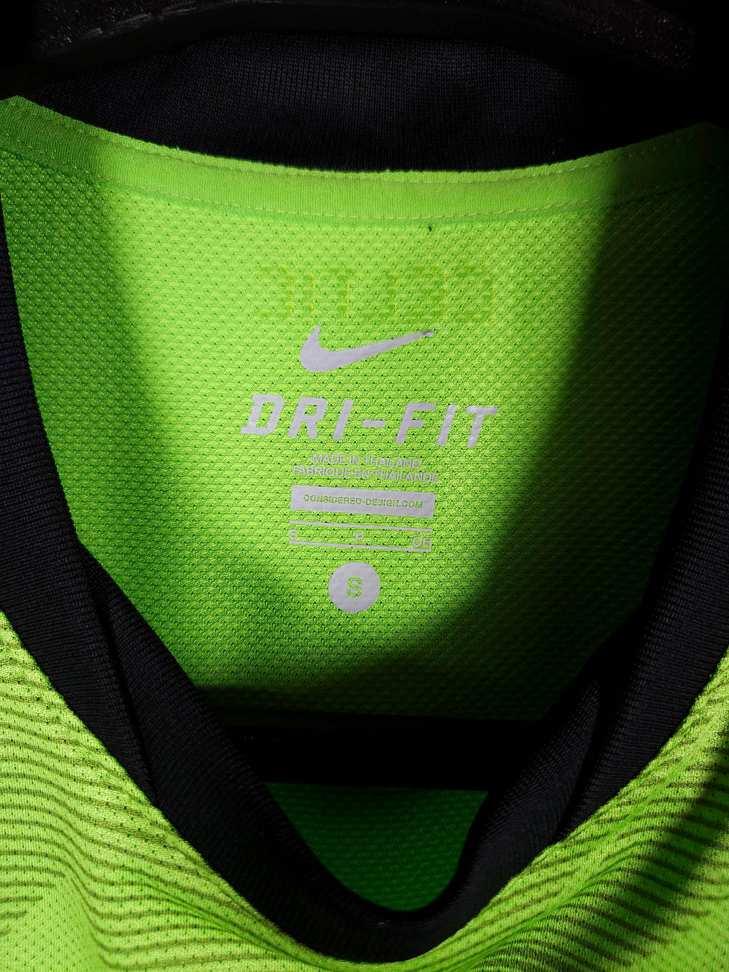 2010-11 Celtic Away Shirt - detailed view