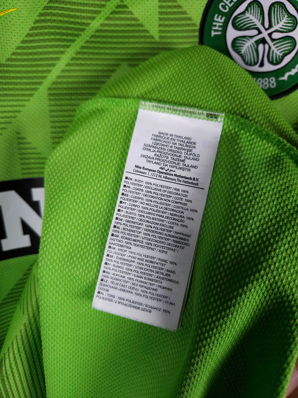 2010-11 Celtic Away Shirt - detailed view