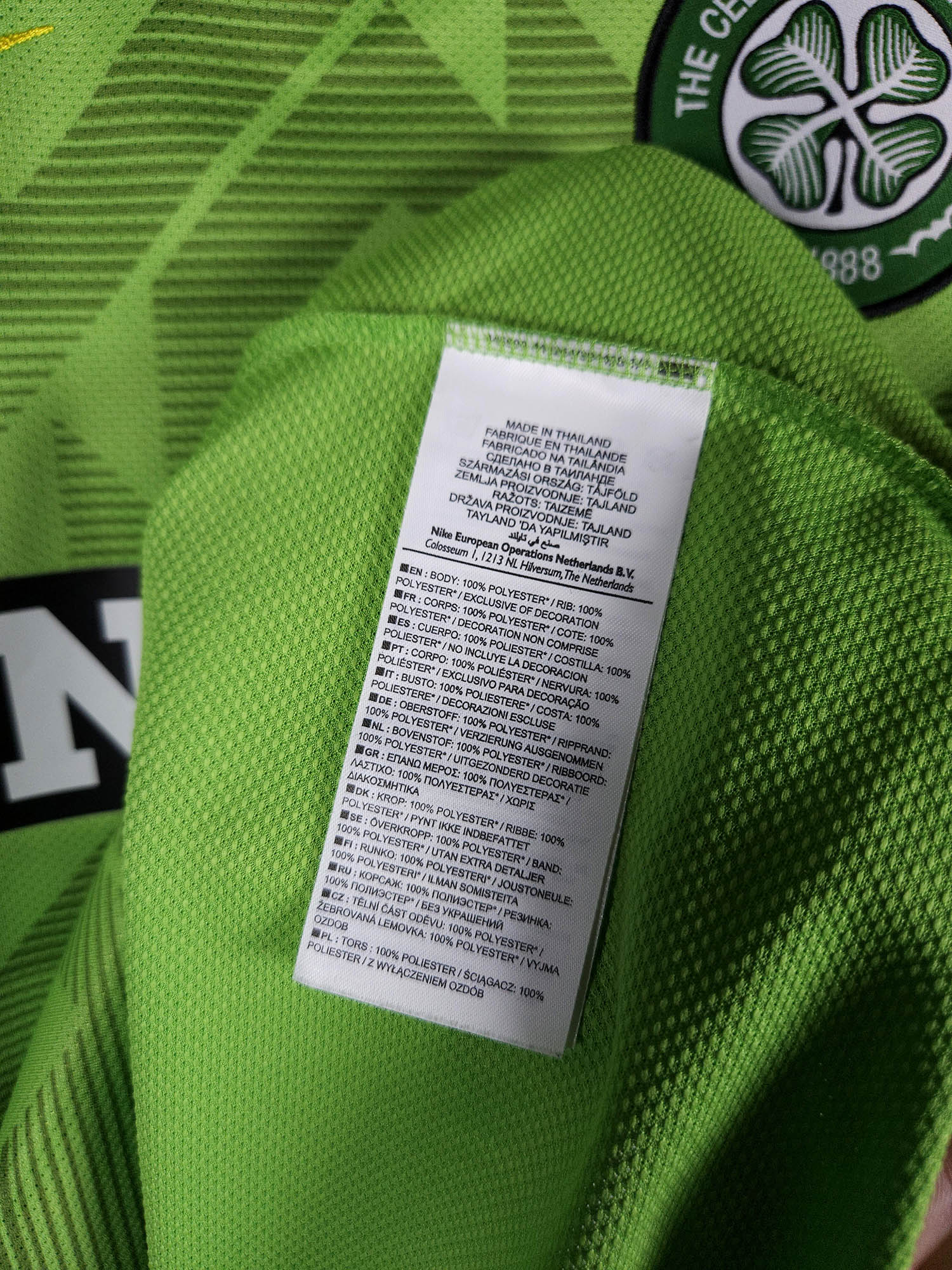 2010-11 Celtic Away Shirt detailed view 7