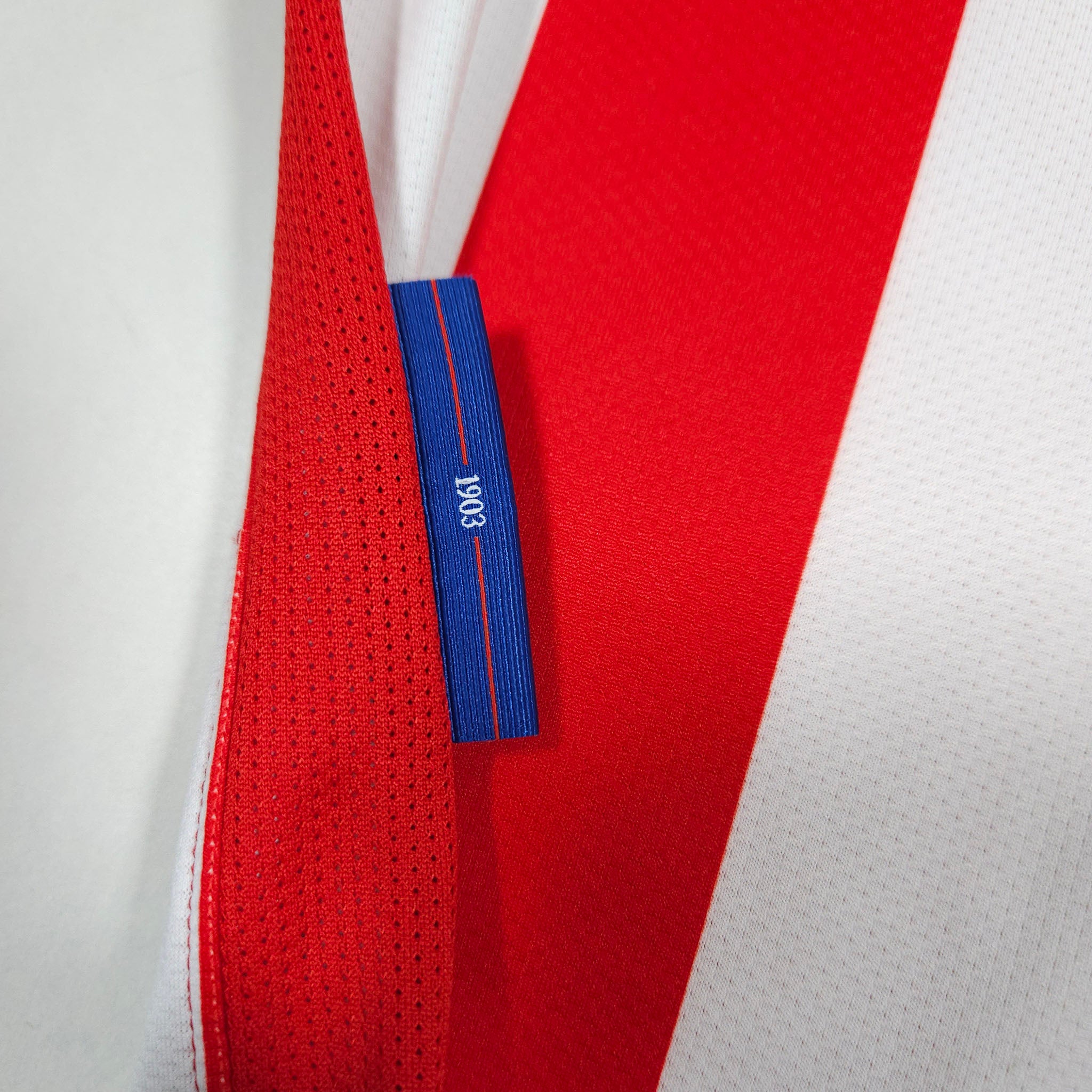 2009-10 Atletico Madrid Home Shirt detailed view 8