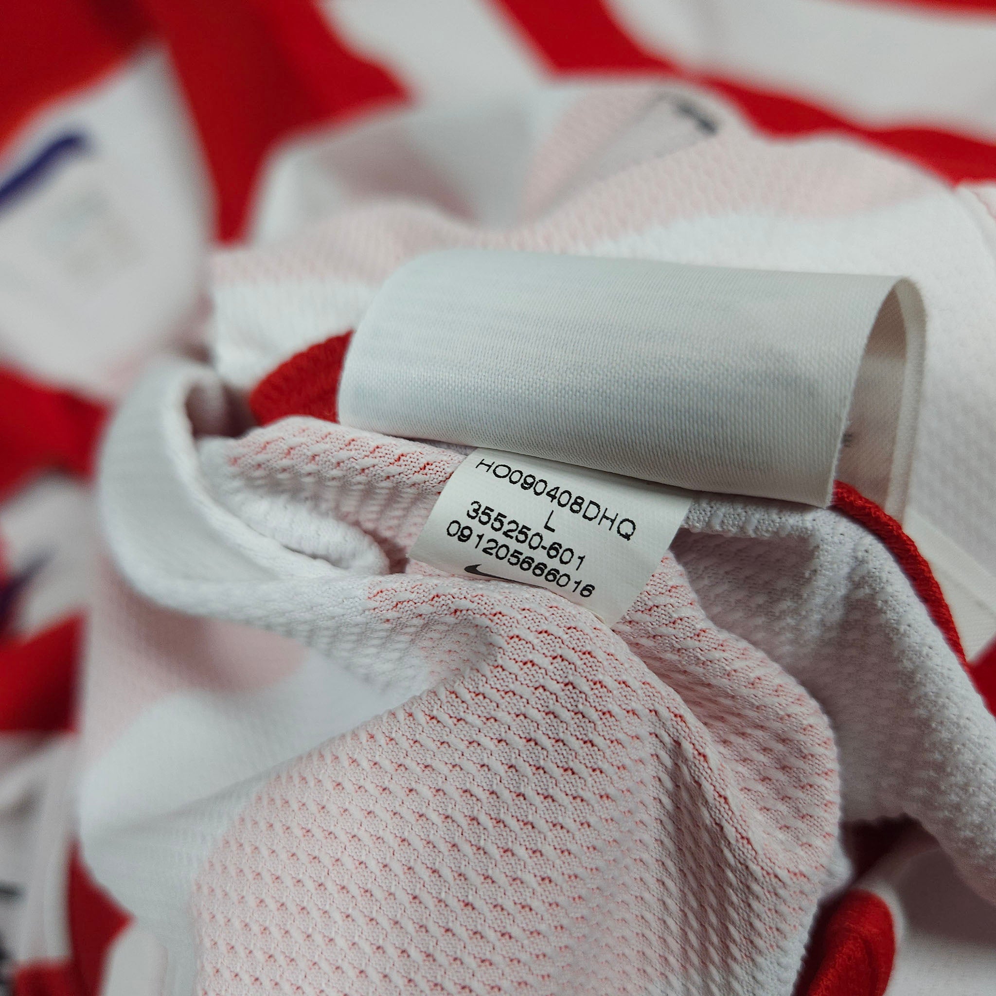 2009-10 Atletico Madrid Home Shirt detailed view 13