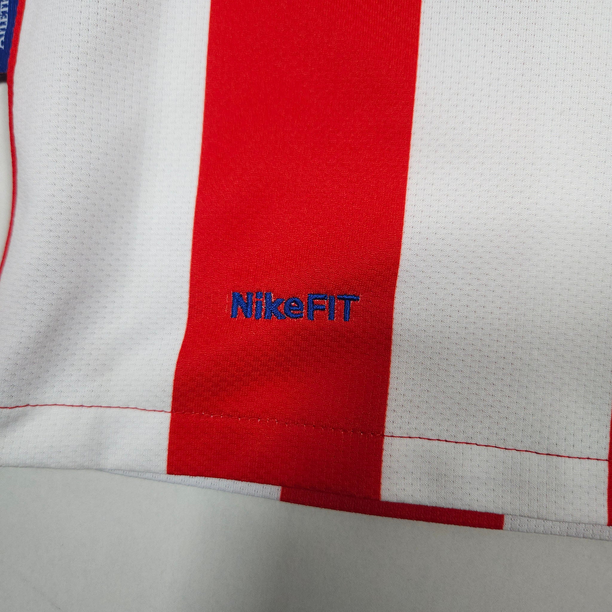 2009-10 Atletico Madrid Home Shirt detailed view 6