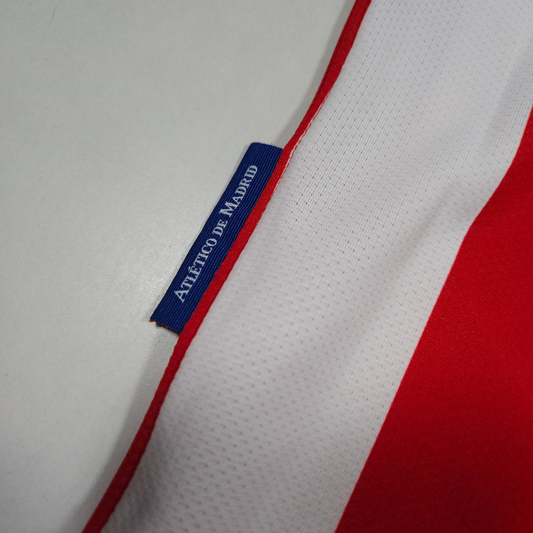 2009-10 Atletico Madrid Home Shirt detailed view 7
