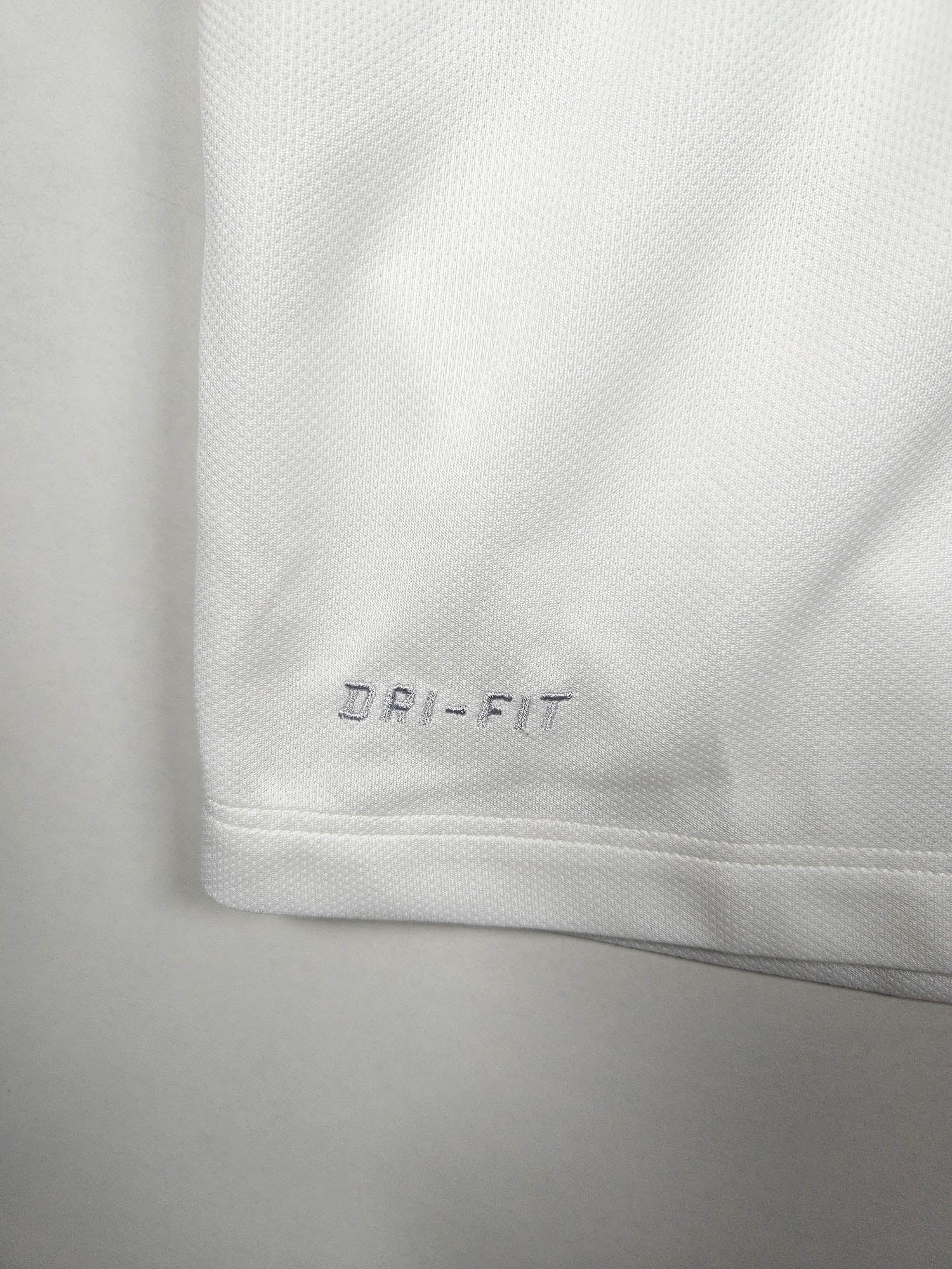 2014-15 Paris Saint-Germain Away Shirt detailed view 4