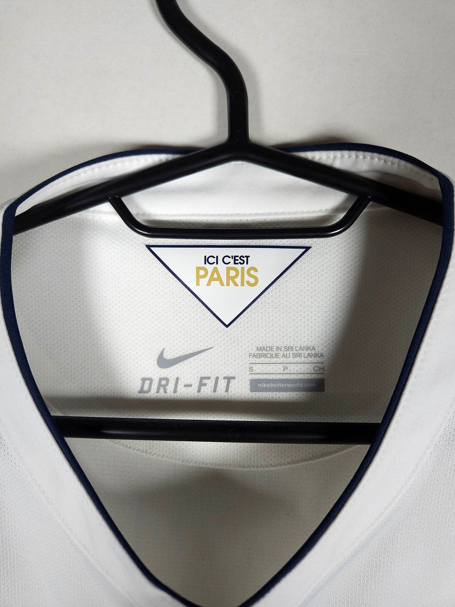 2014-15 Paris Saint-Germain Away Shirt detailed view 6