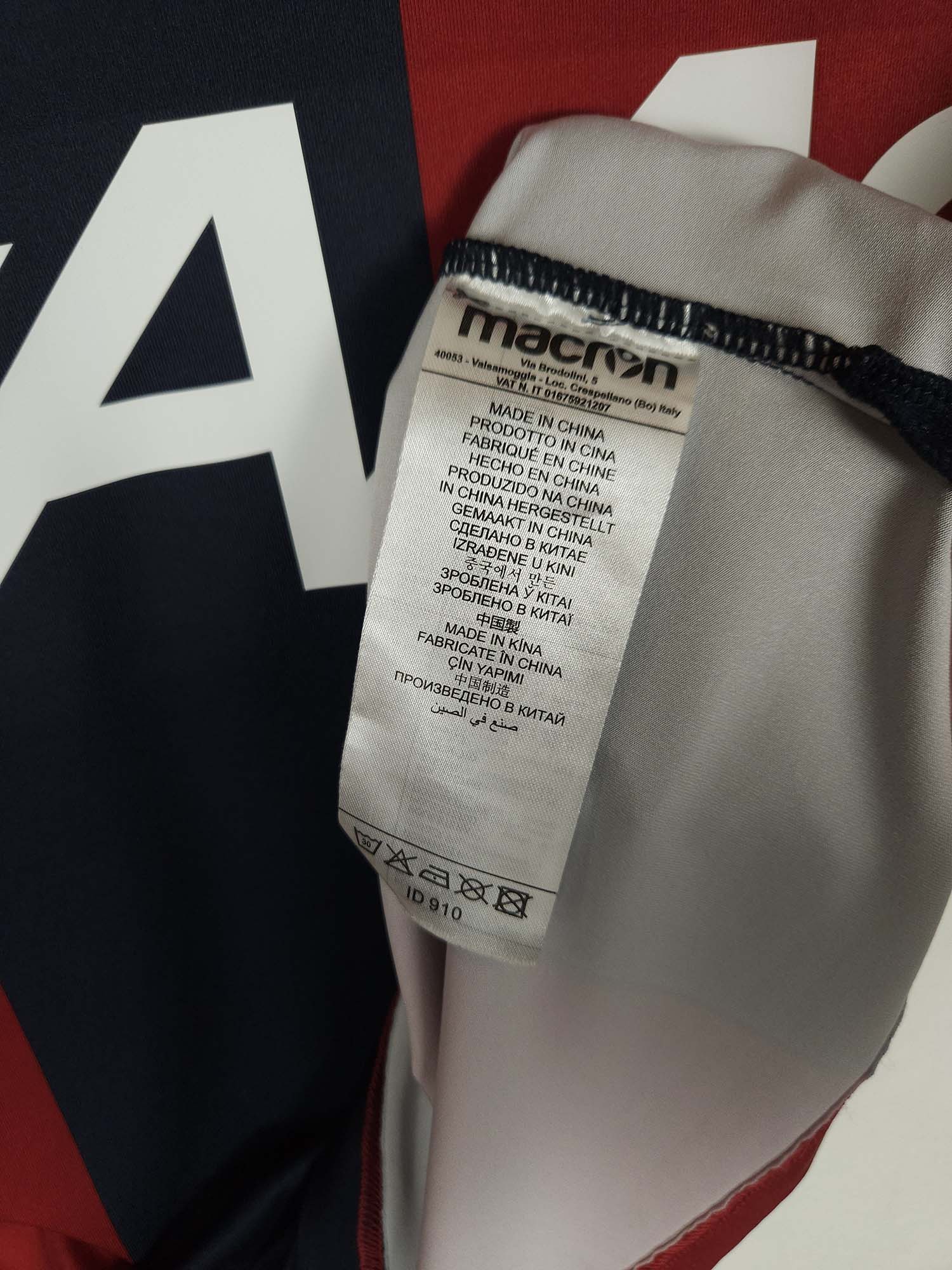 2017-18 Bologna thuisshirt
