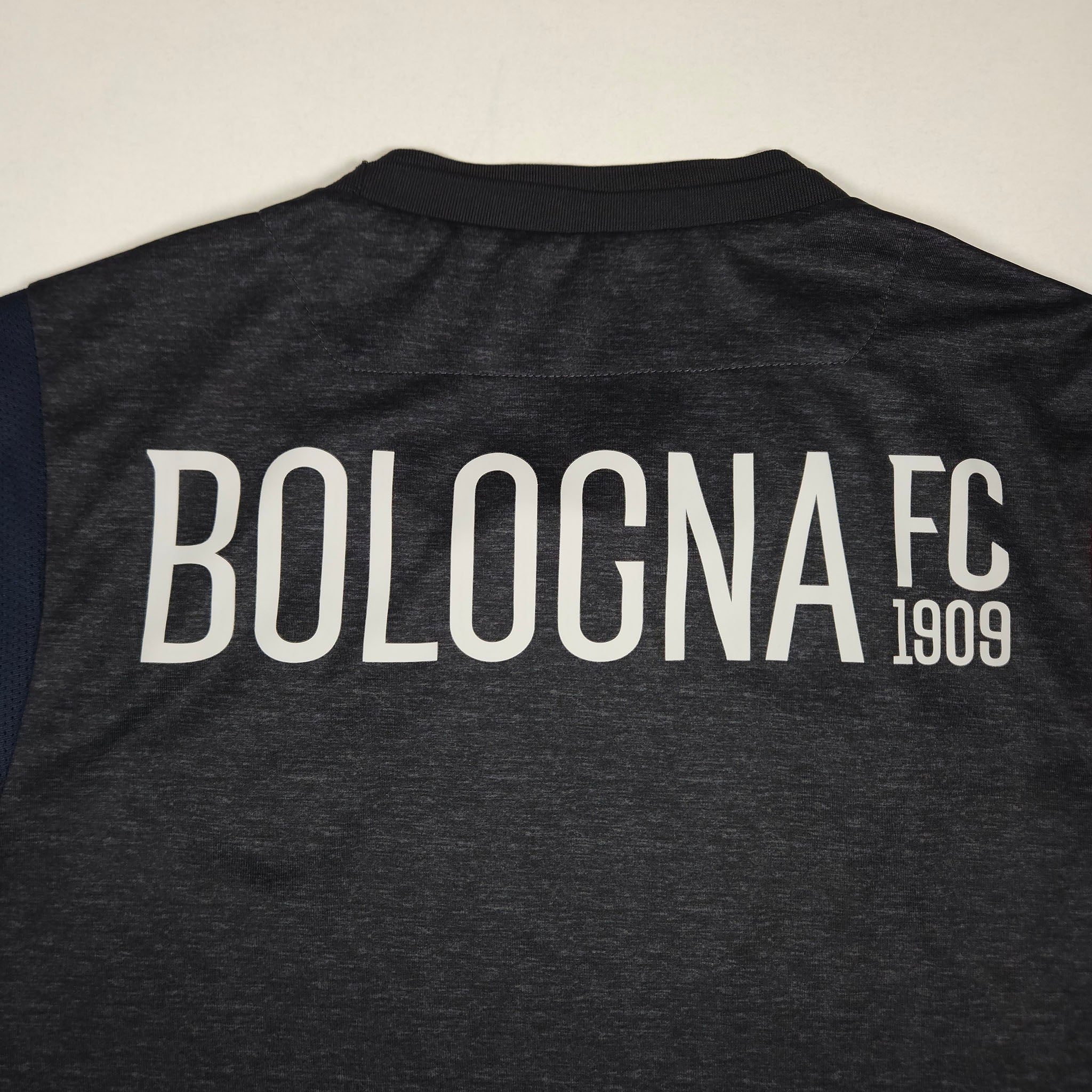 2020-21 Bologna Training Shirt detailed view 8