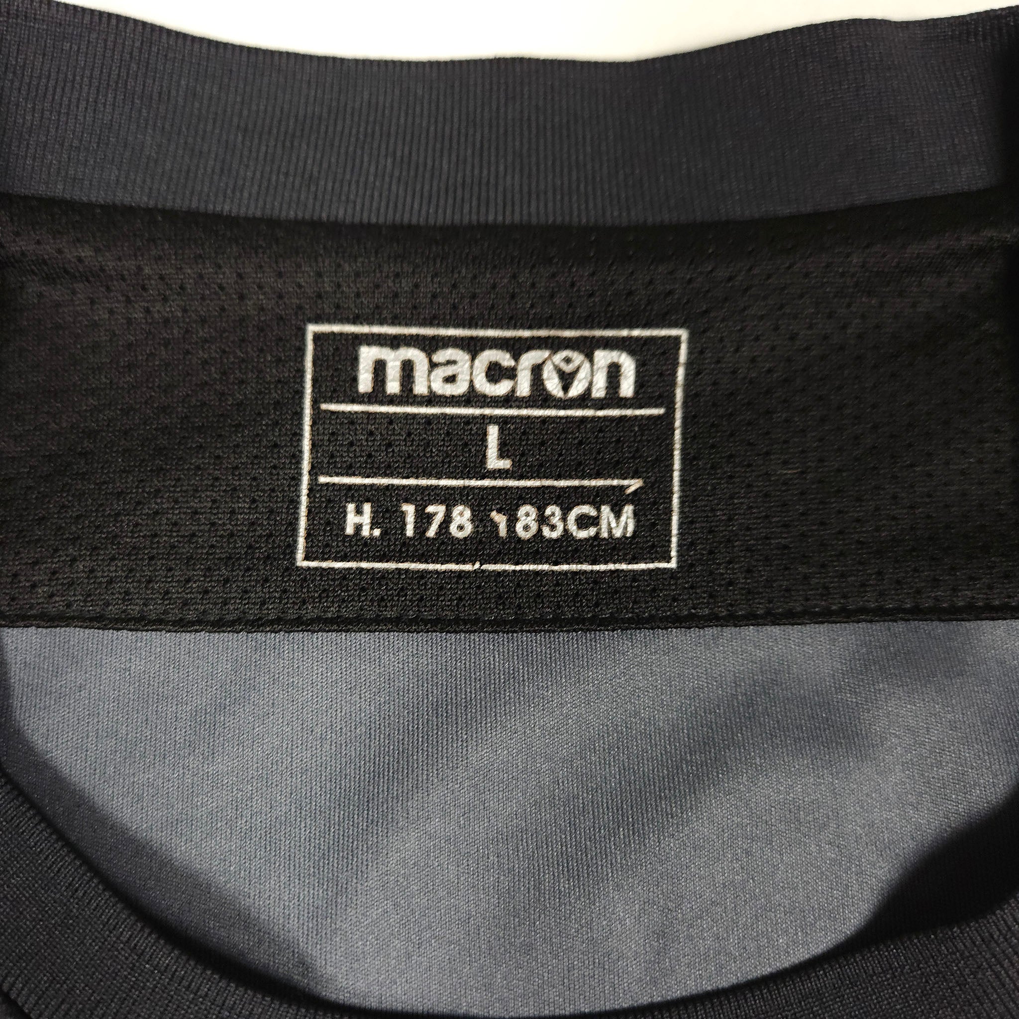 2020-21 Bologna Training Shirt detailed view 4