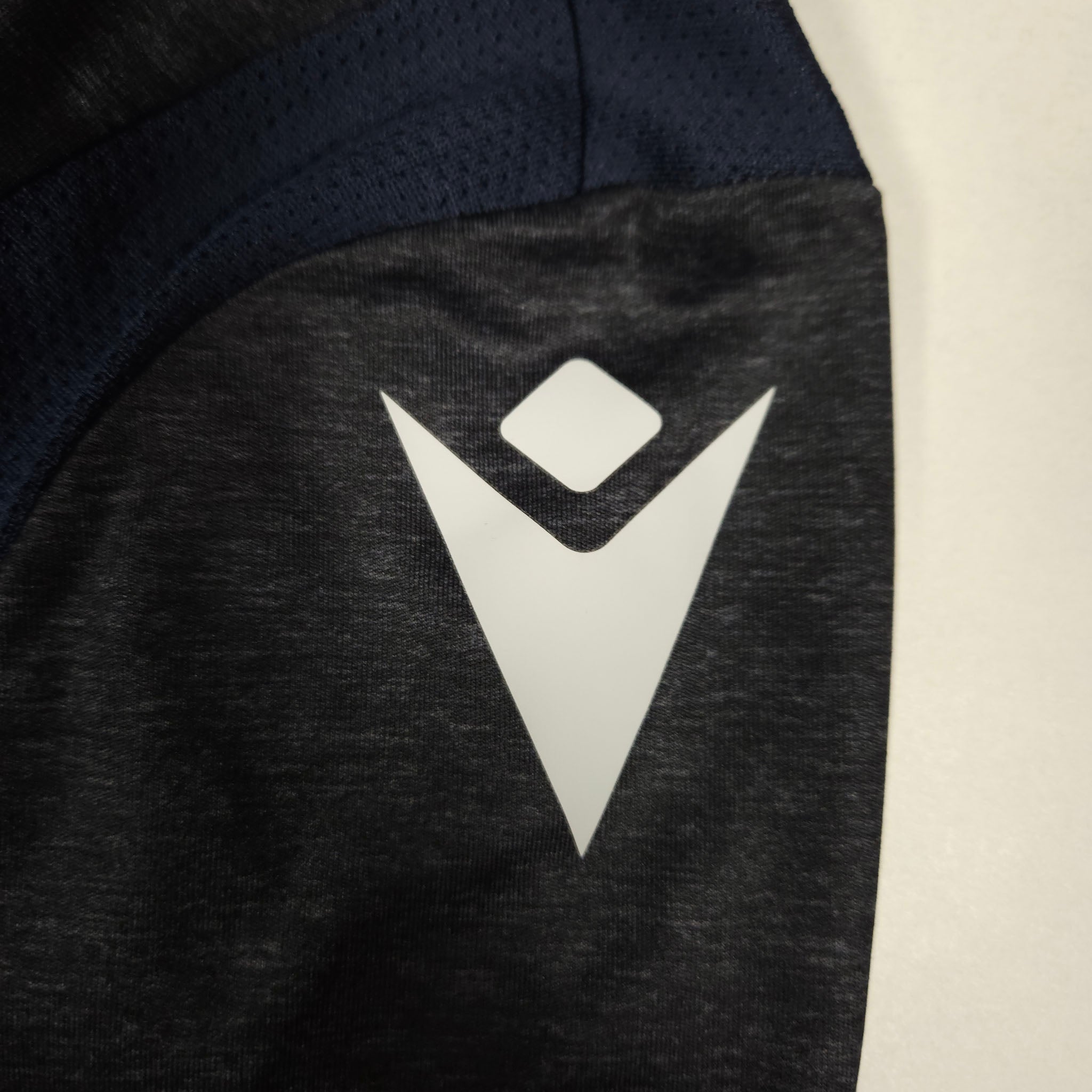 2020-21 Bologna Training Shirt detailed view 6
