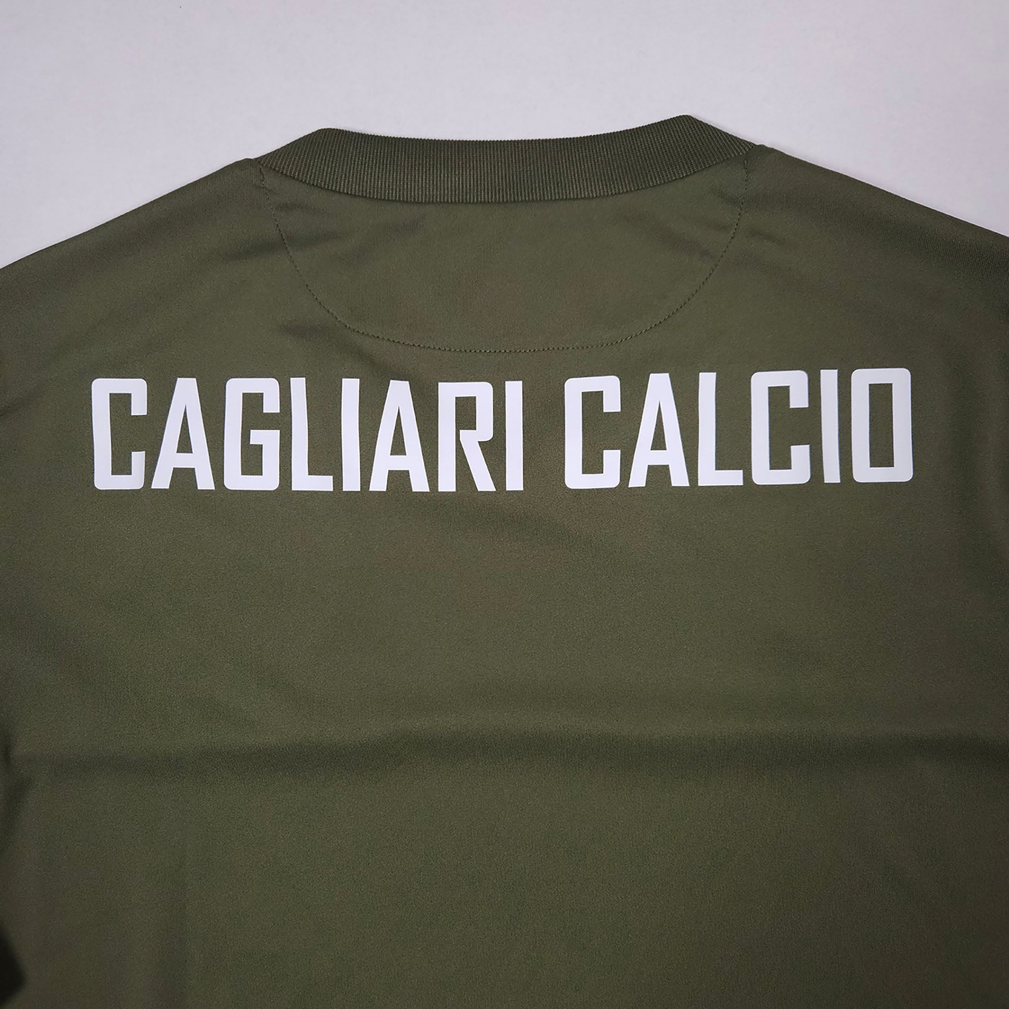 2019-20 Cagliari Training Shirt detailed view 8