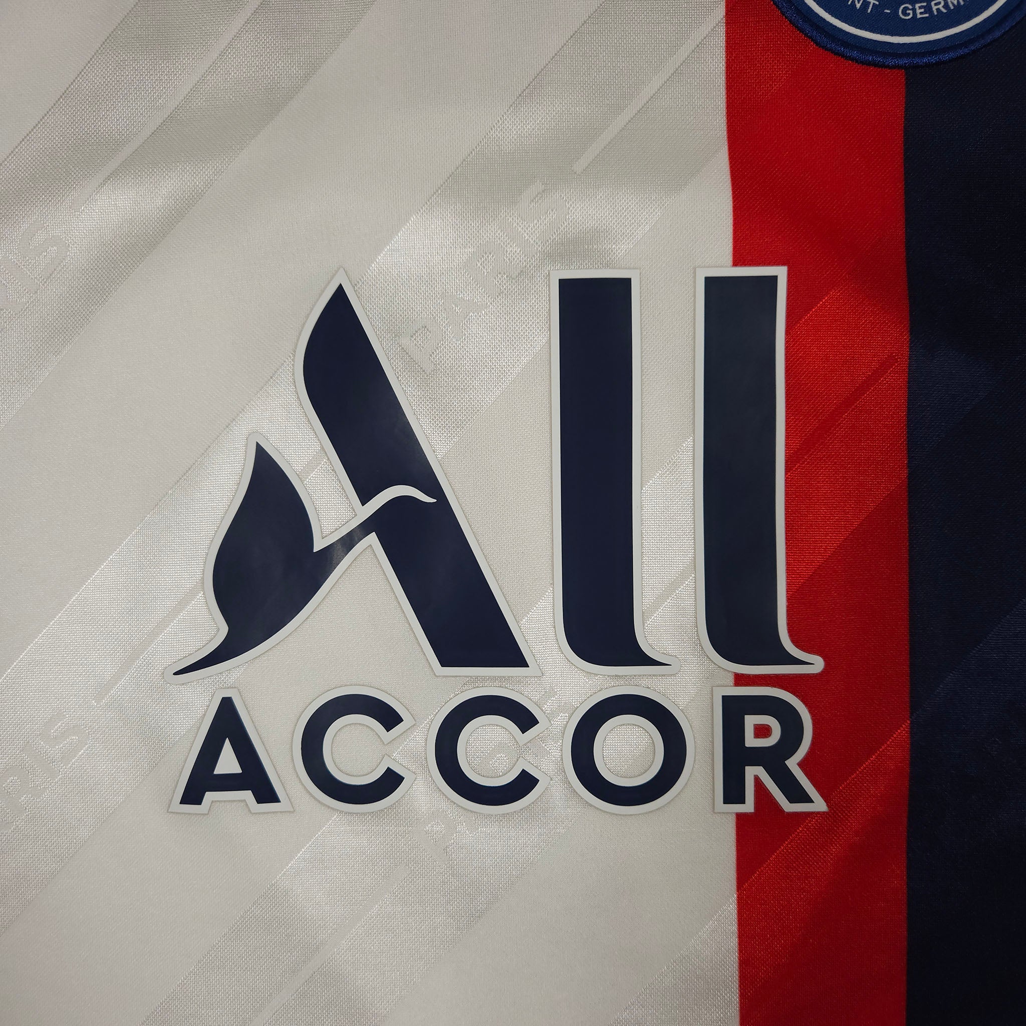 2019-20 Paris Saint-Germain Third Shirt Mbappé #7 detailed view 1