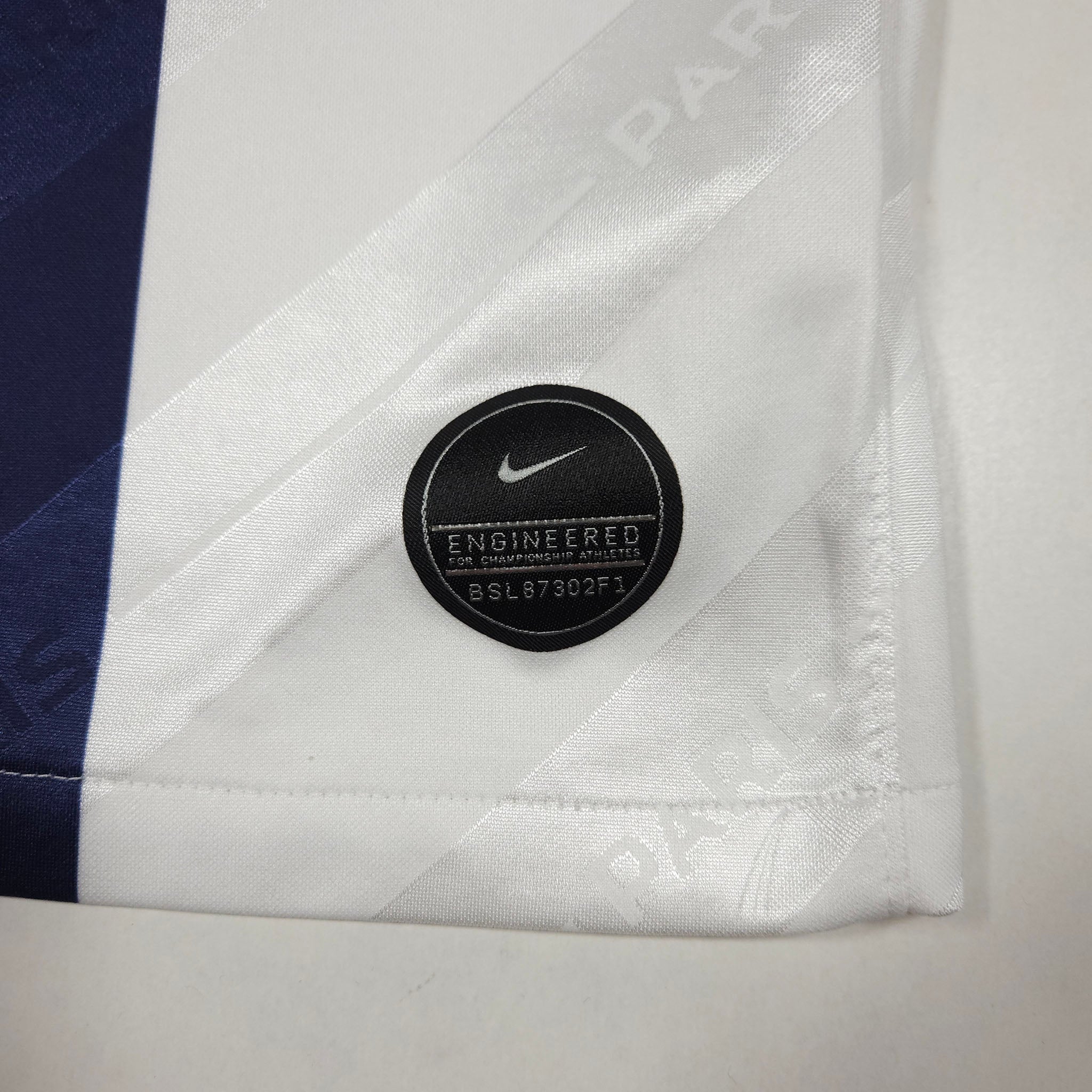 2019-20 Paris Saint-Germain Third Shirt Mbappé #7 detailed view 4