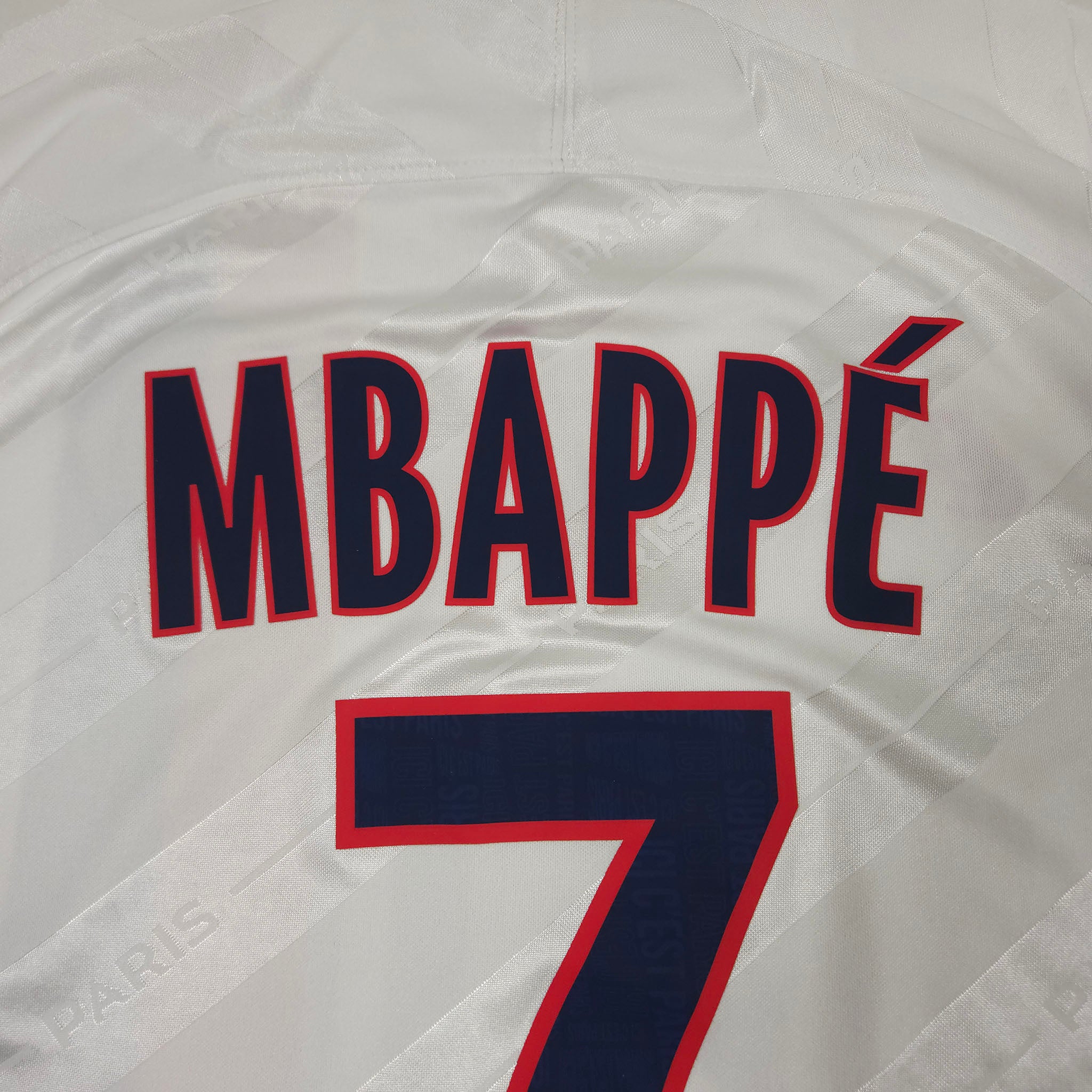 2019-20 Paris Saint-Germain Third Shirt Mbappé #7 detailed view 6