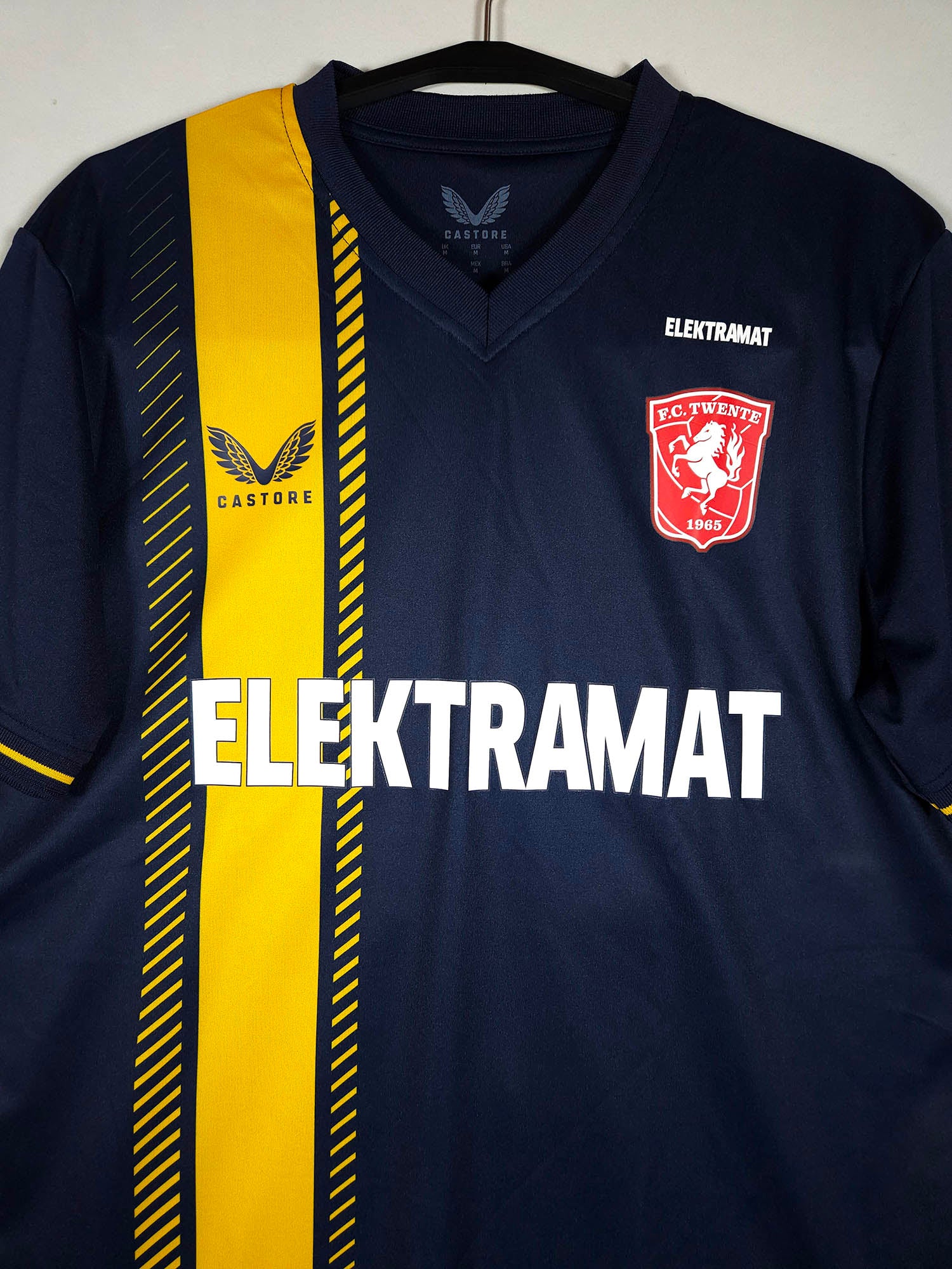 2023-24 Twente Uitshirt Ugalde #27