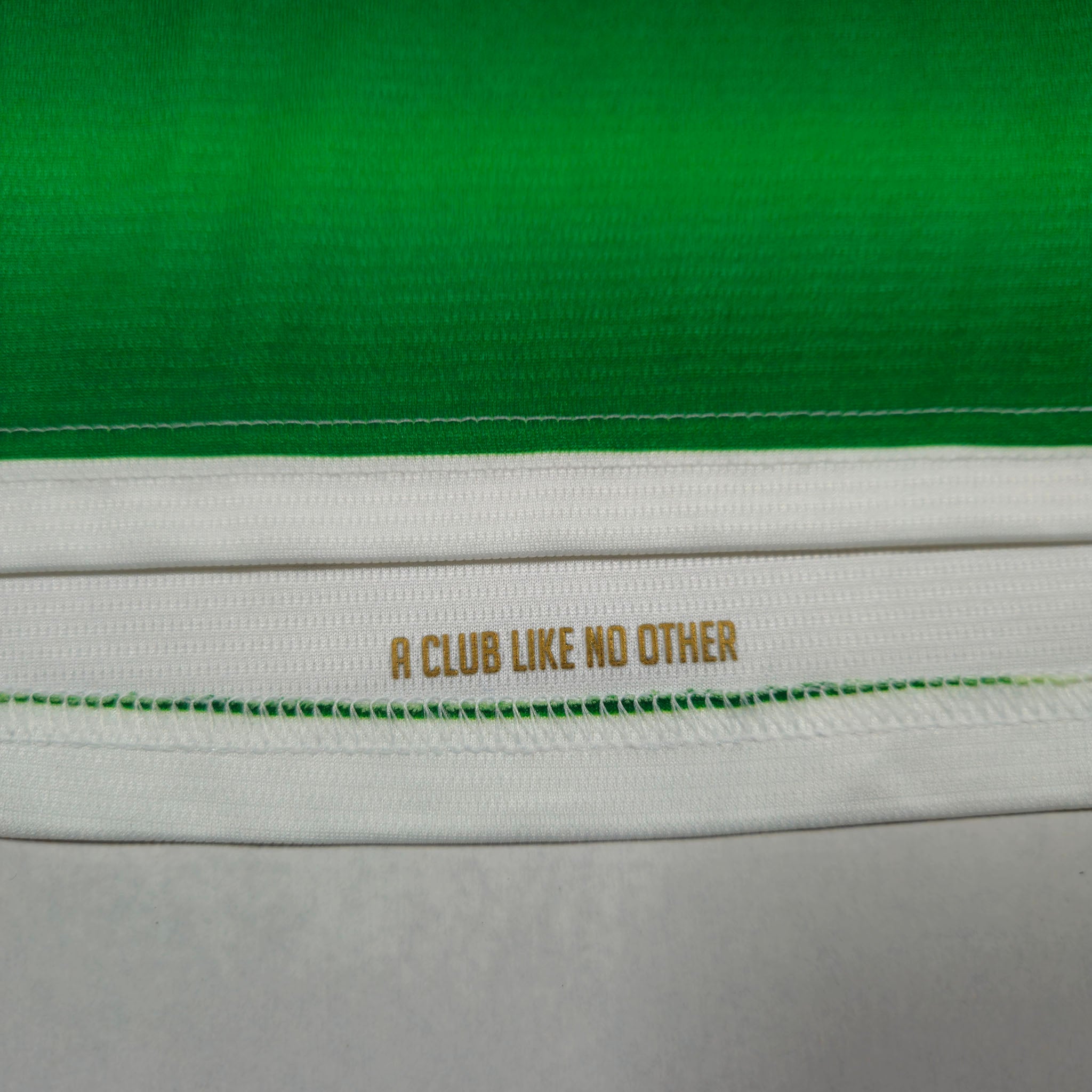 2016-17 Celtic Home Shirt detailed view 8