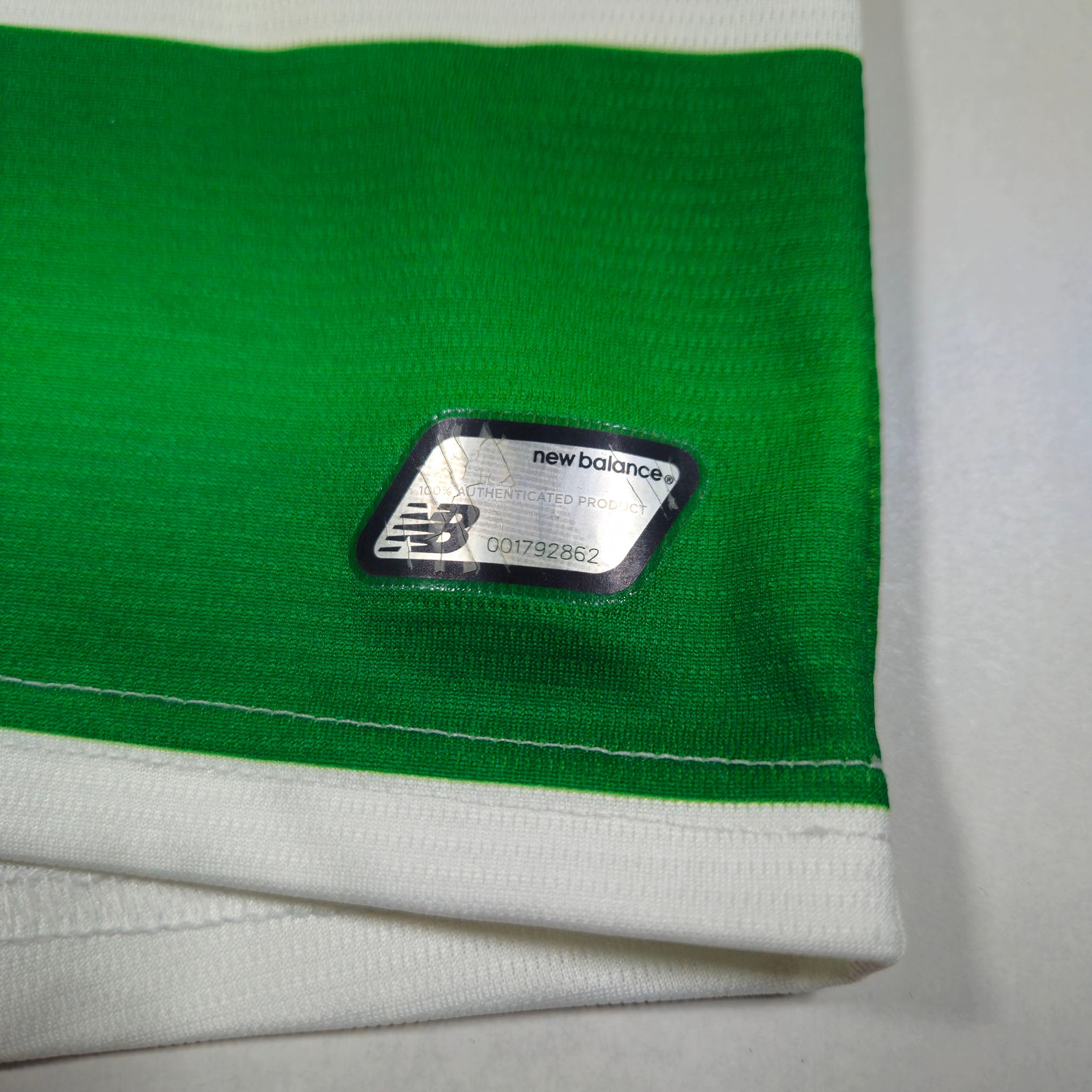 2016-17 Celtic Home Shirt detailed view 10