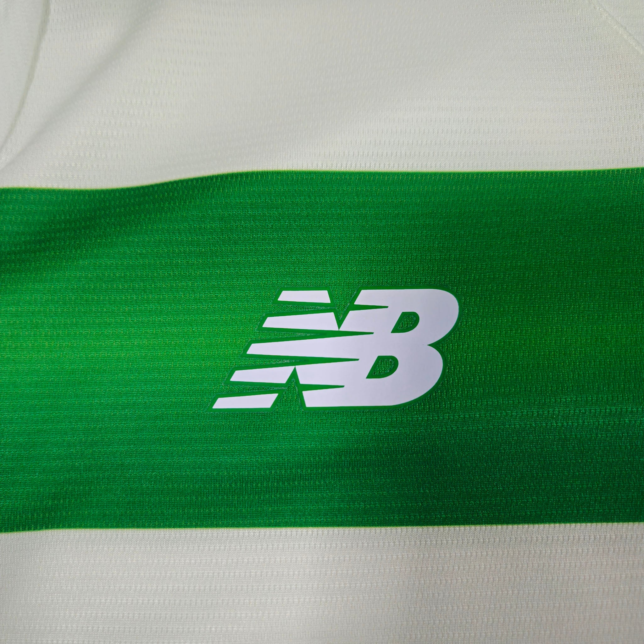 2016-17 Celtic Home Shirt detailed view 5