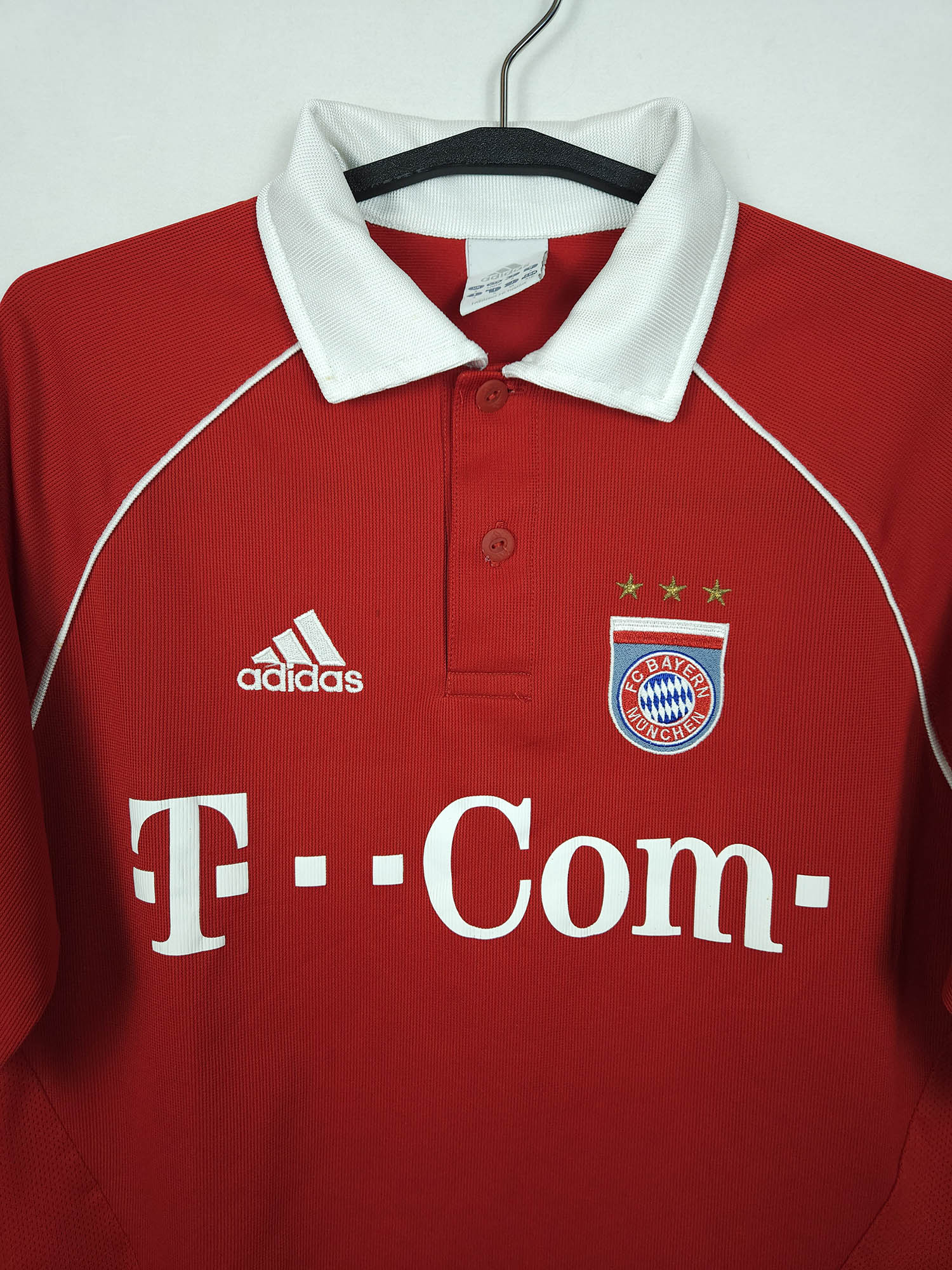 2005-06 Bayern Munich Home Shirt Makaay #10 - detailed view