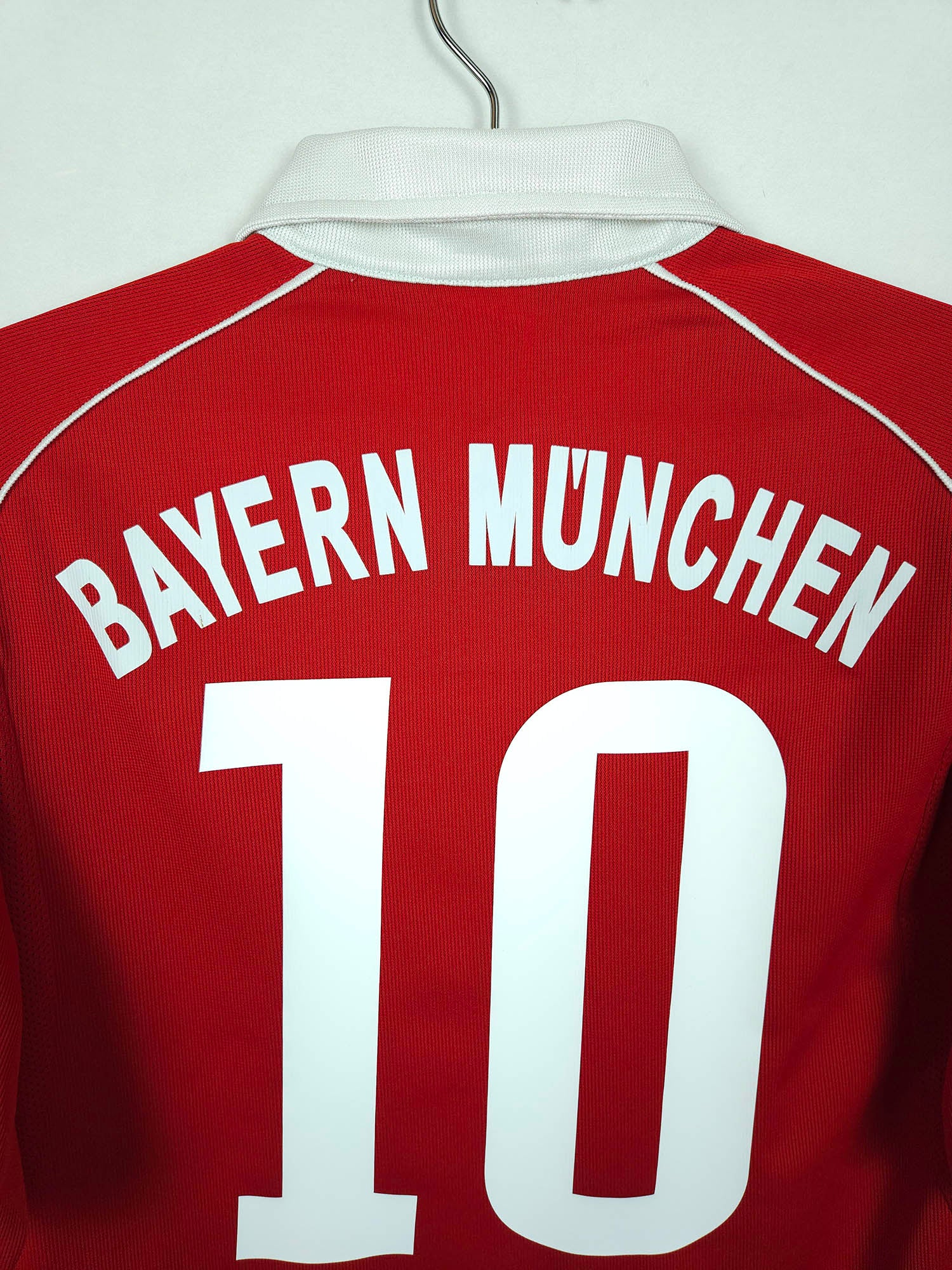 2005-06 Bayern Munich Home Shirt Makaay #10 - detailed view