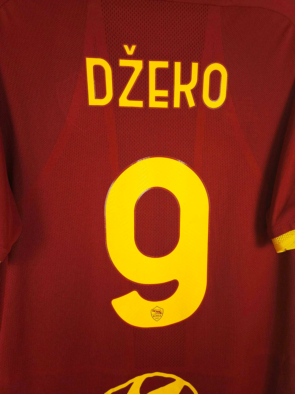 2021-22 AS Roma thuisshirt Džeko #9