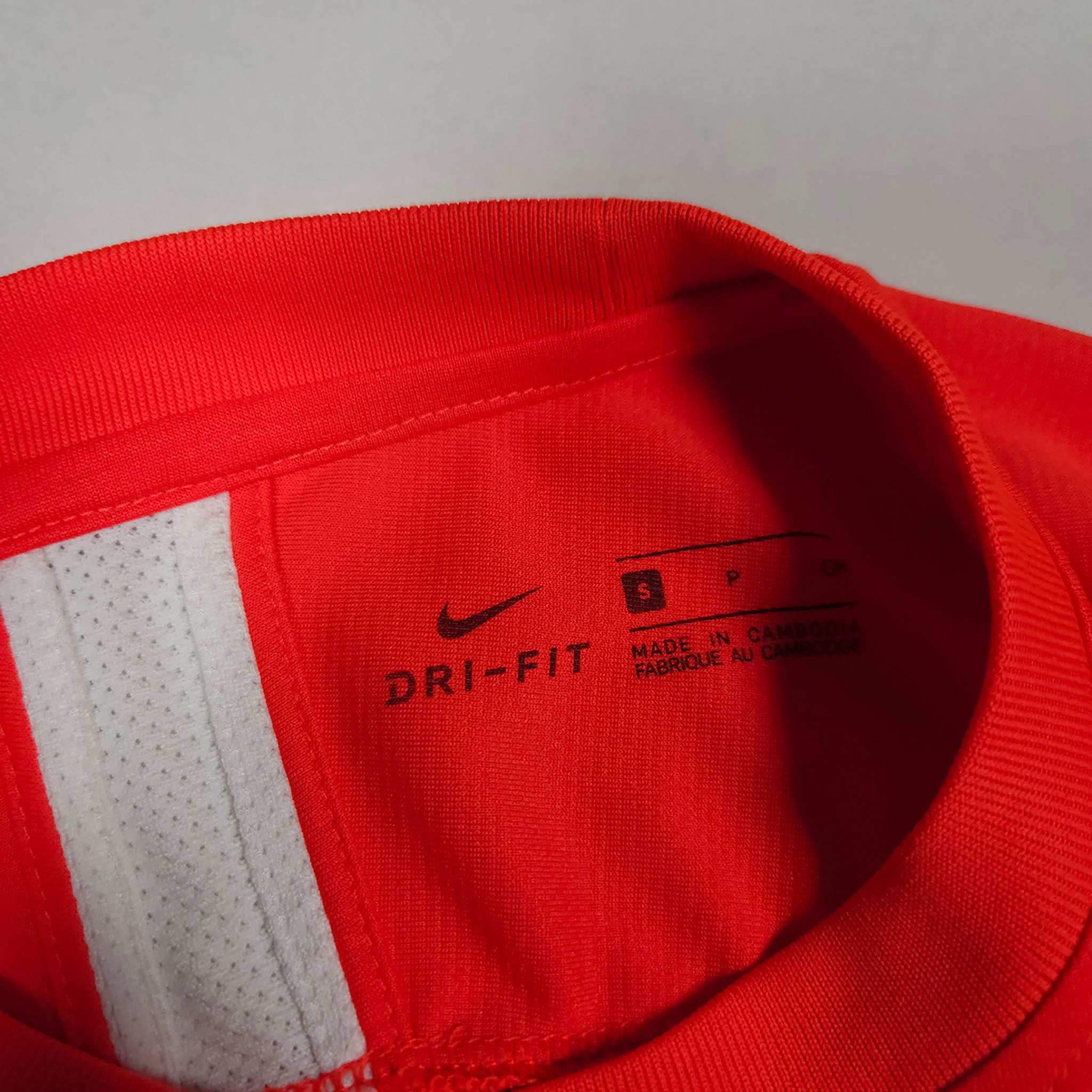 2019-20 Utrecht Training Shirt detailed view 3