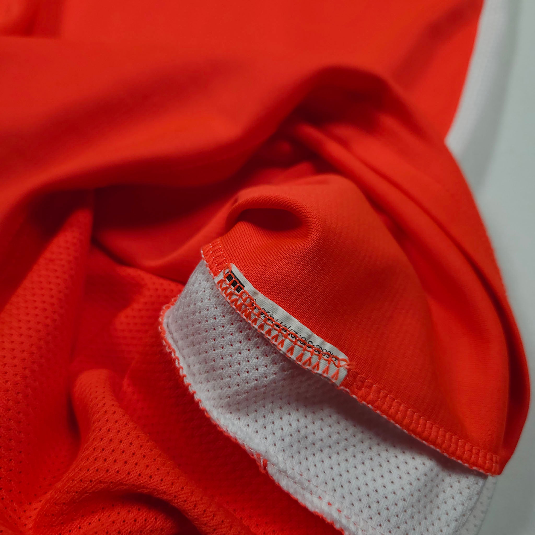 2019-20 Utrecht Training Shirt detailed view 4
