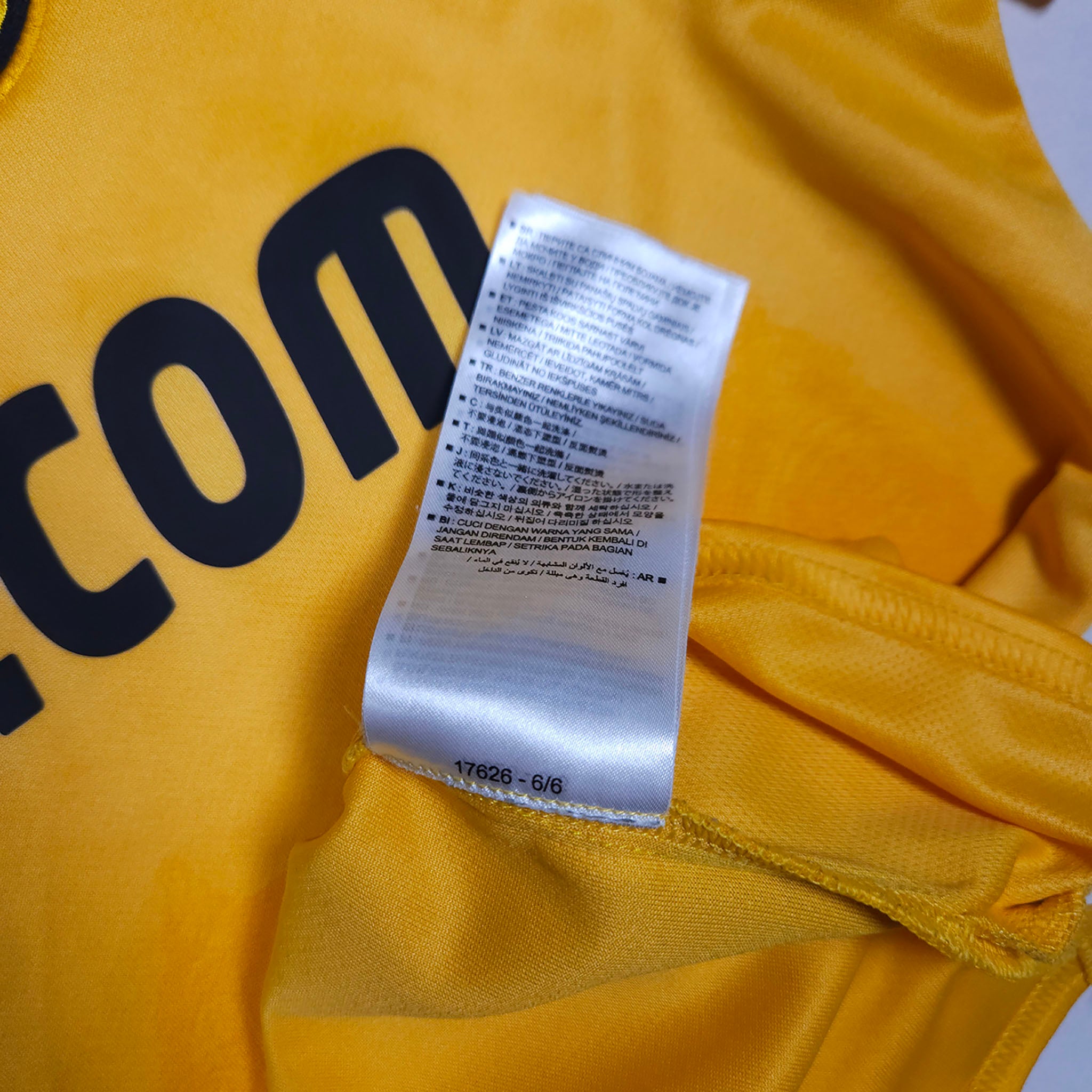 2021-22 Dynamo Dresden Home Shirt detailed view 9