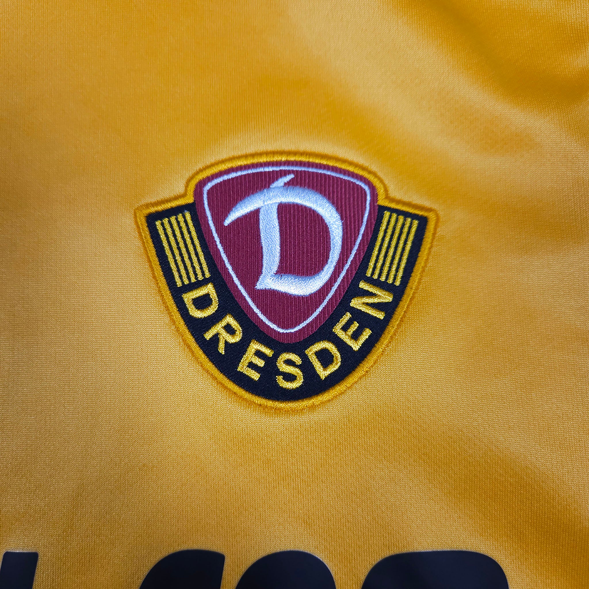 2021-22 Dynamo Dresden Home Shirt detailed view 3