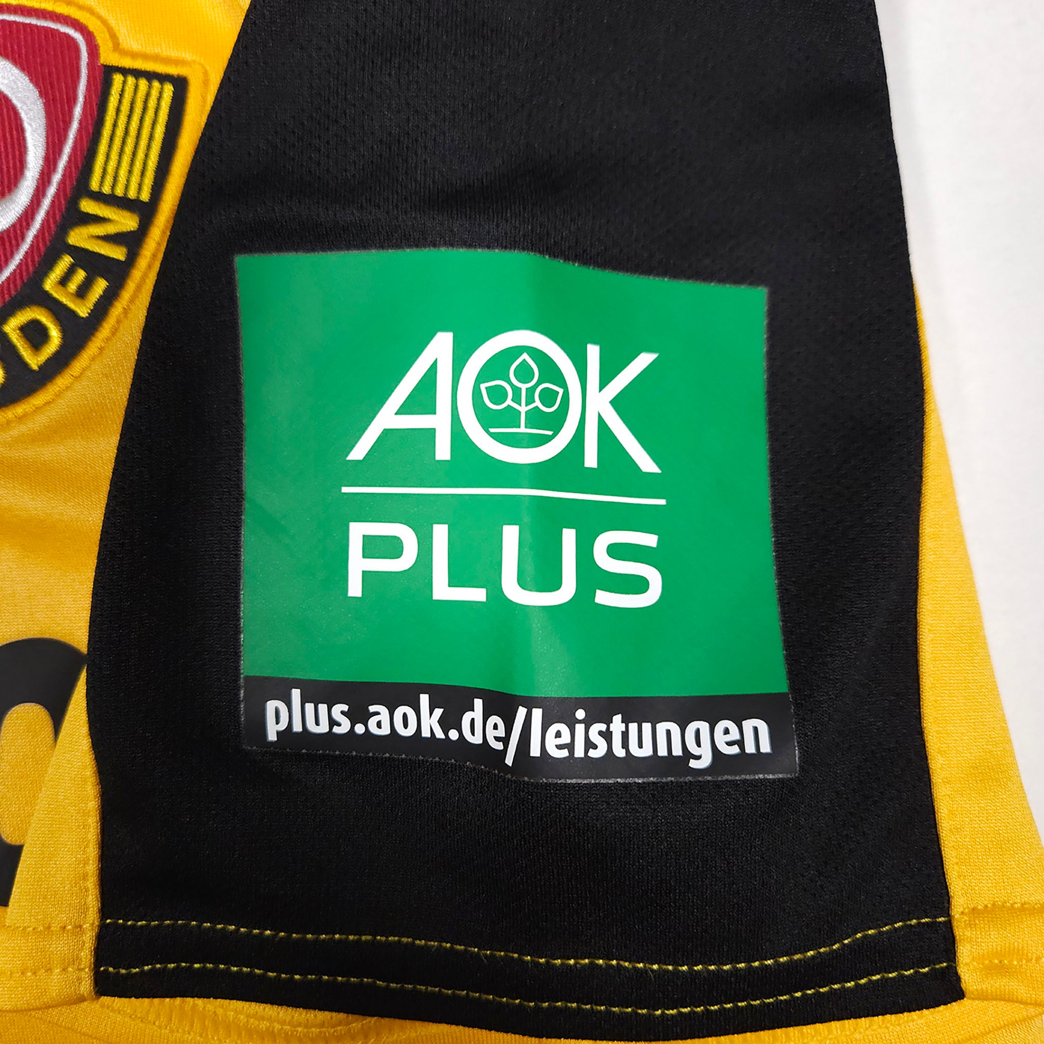 2021-22 Dynamo Dresden Home Shirt detailed view 6
