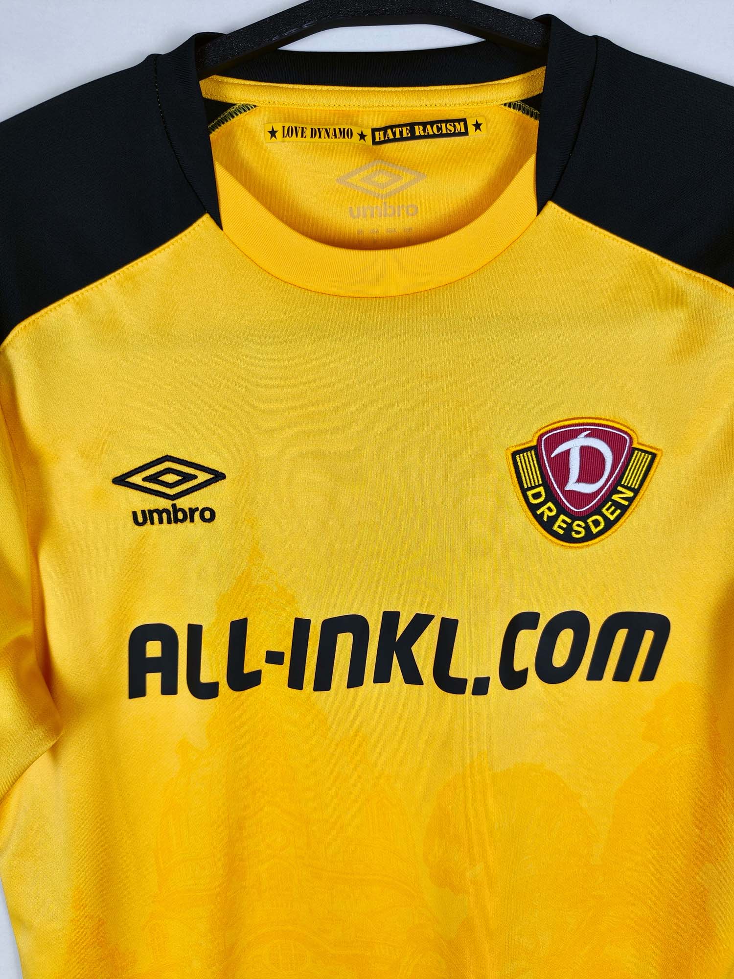 2021-22 Dynamo Dresden thuisshirt