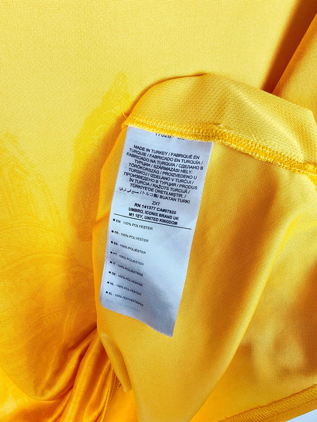 2021-22 Dynamo Dresden thuisshirt