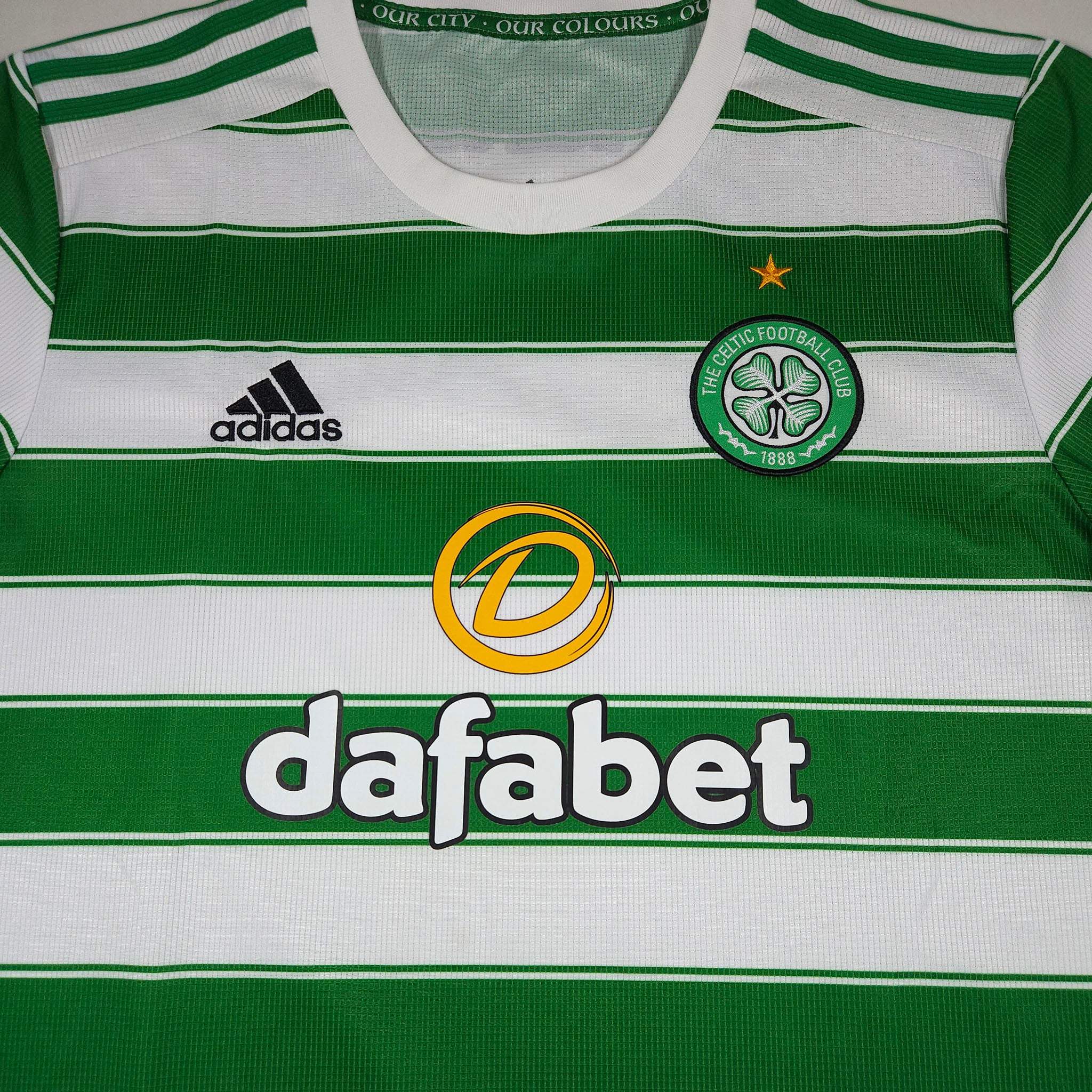 2021-22 Celtic Home Shirt detailed view 1