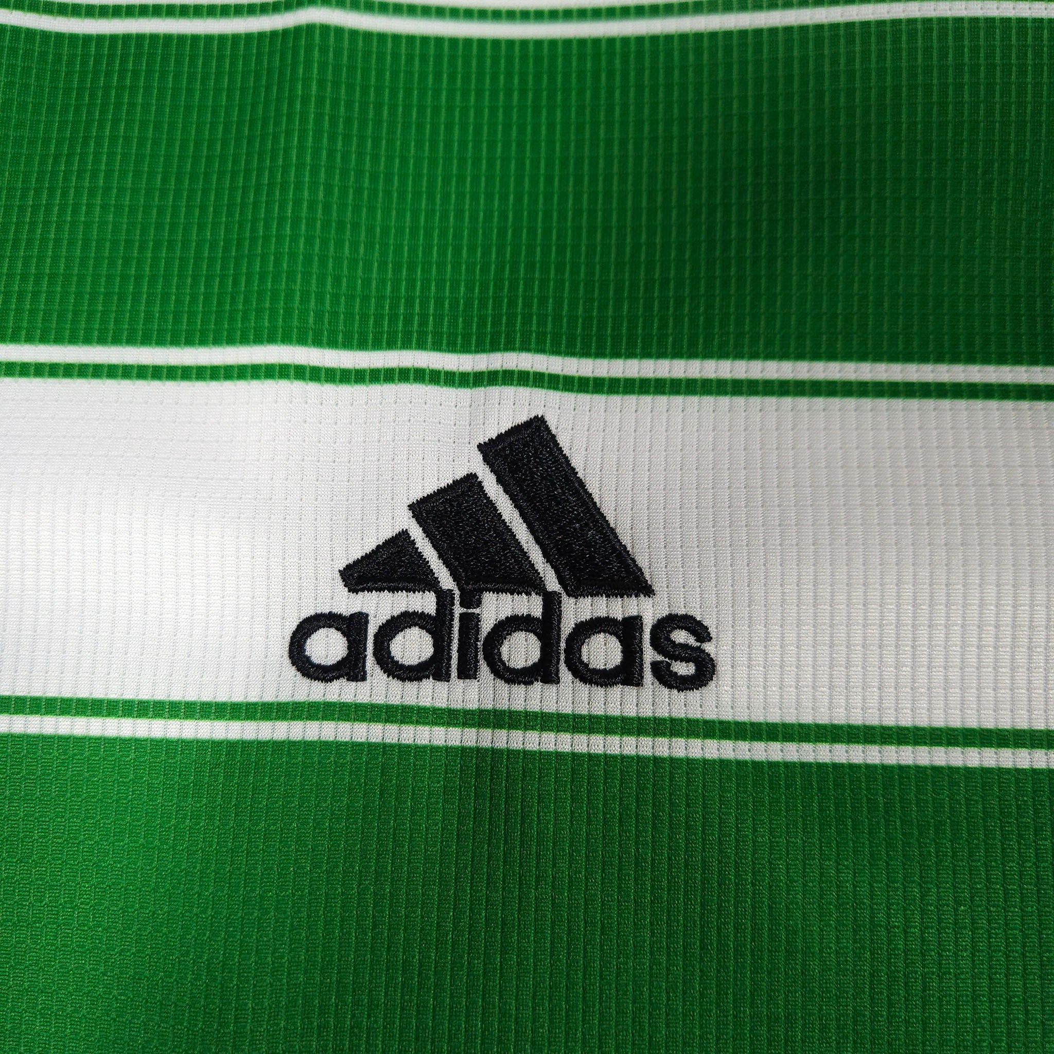 2021-22 Celtic Home Shirt detailed view 4