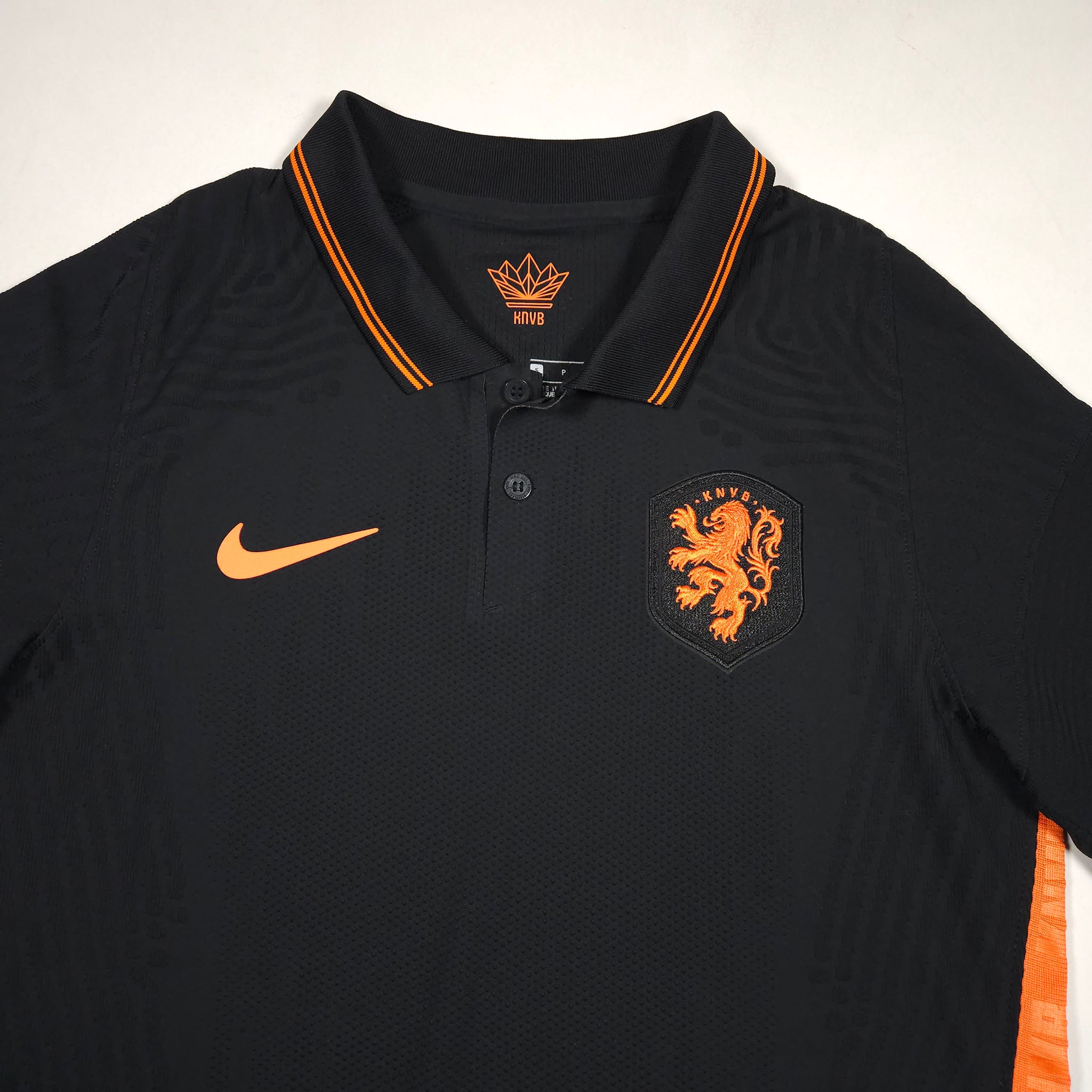 2020-21 Netherlands Authentic Away Shirt detailed view 1