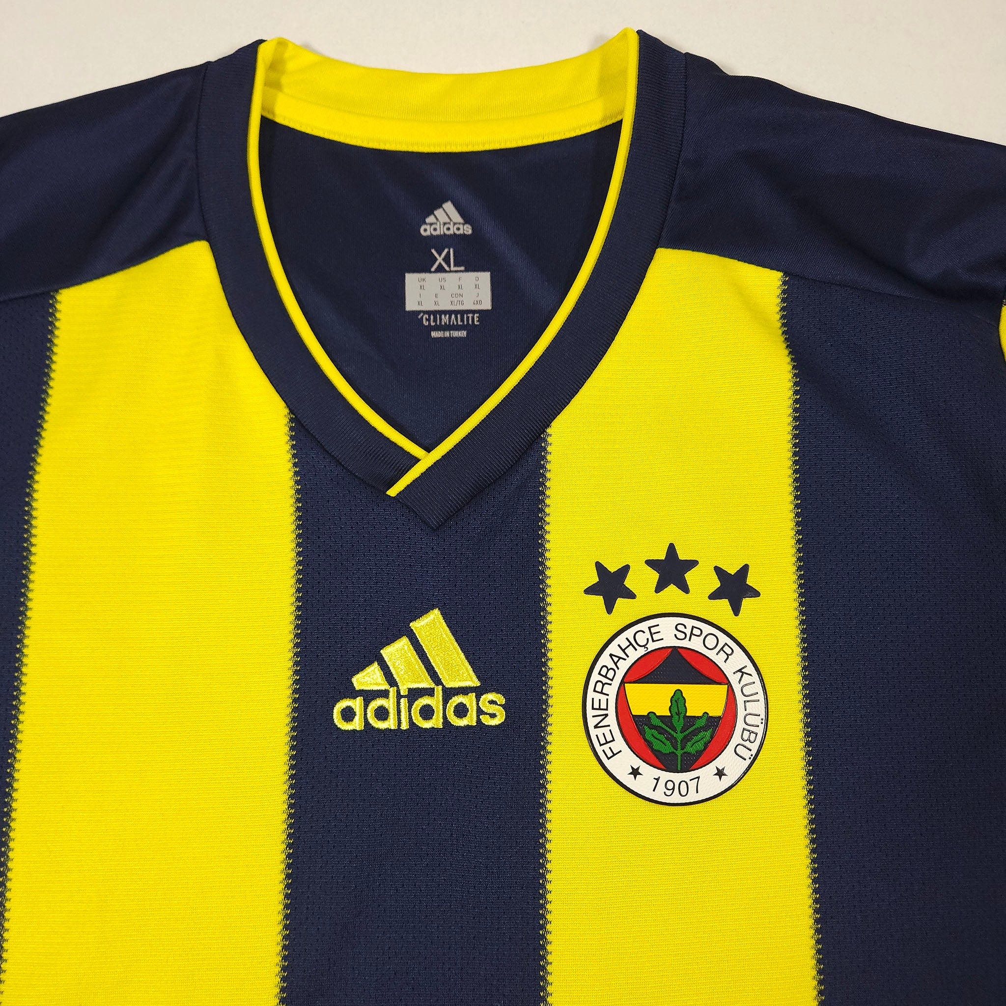Fenerbahce Home Shirt 2018-19 detailed view 1