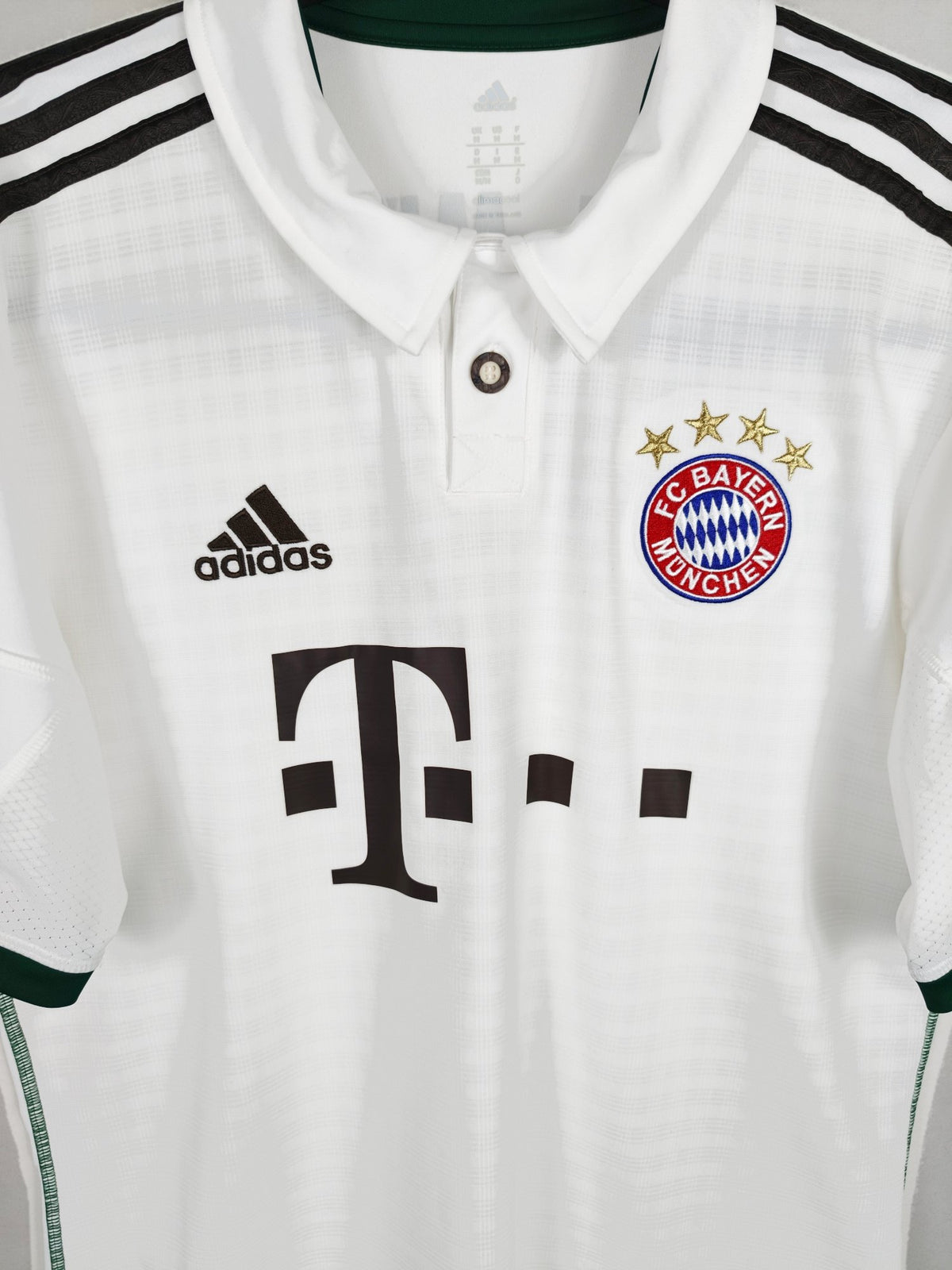2013-14 Bayern Munich Away Shirt - detailed view