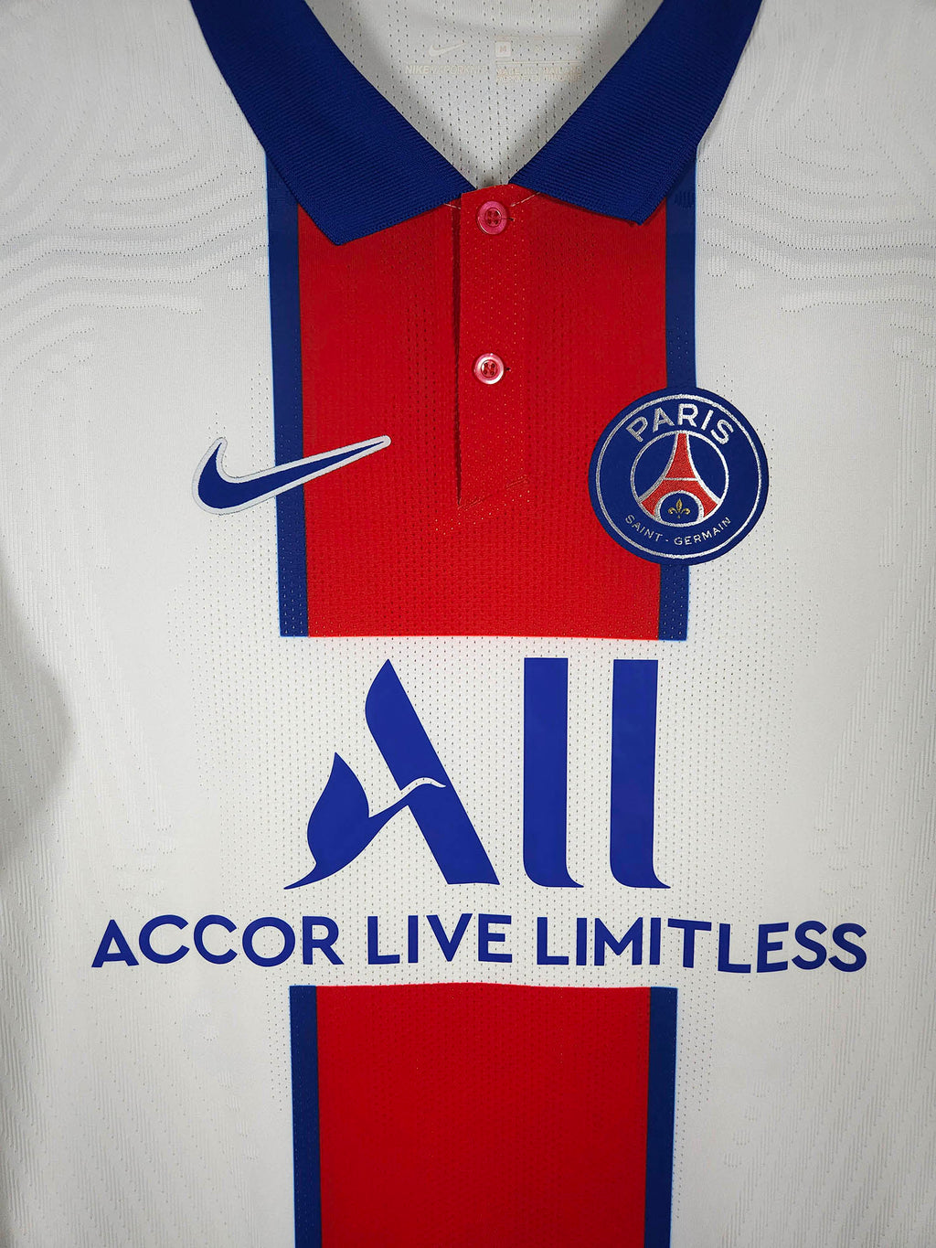2020-21 Paris Saint-Germain Away Shirt Mbappé #7 (Pro) - detailed view