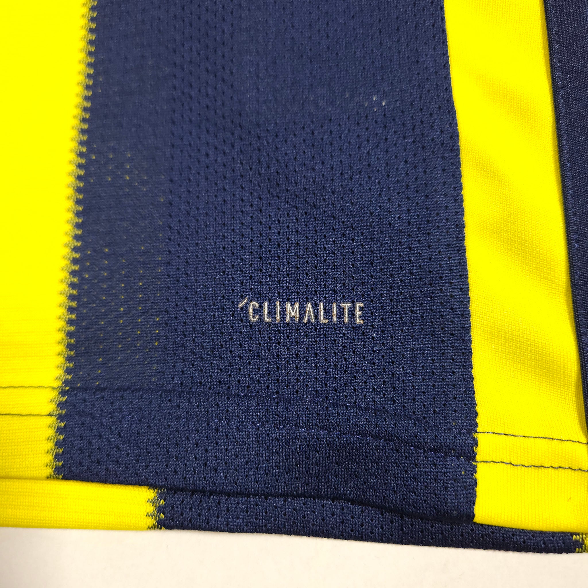 2018-19 Fenerbahce Home Shirt detailed view 5