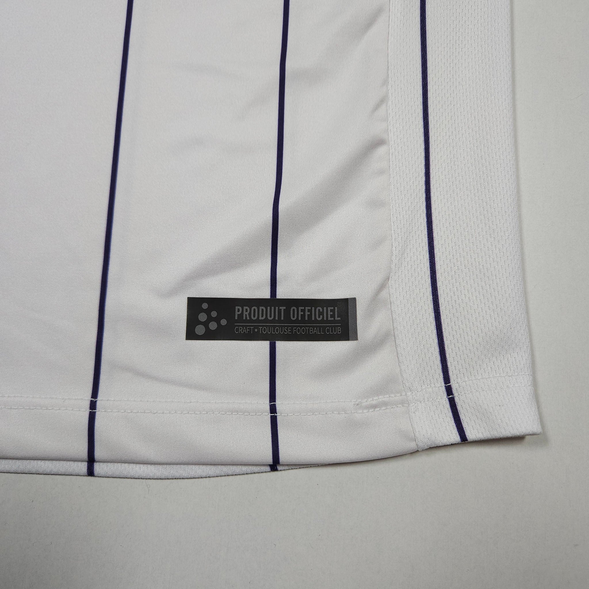 2022-23 Toulouse Home Shirt detailed view 5